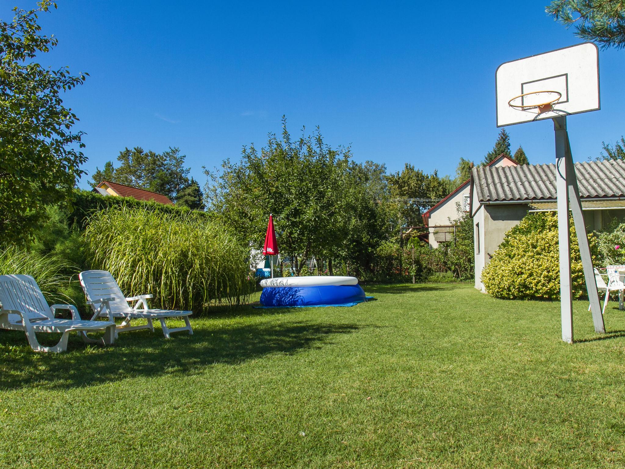 Photo 19 - Maison de 3 chambres à Balatonkeresztúr avec piscine privée et jardin