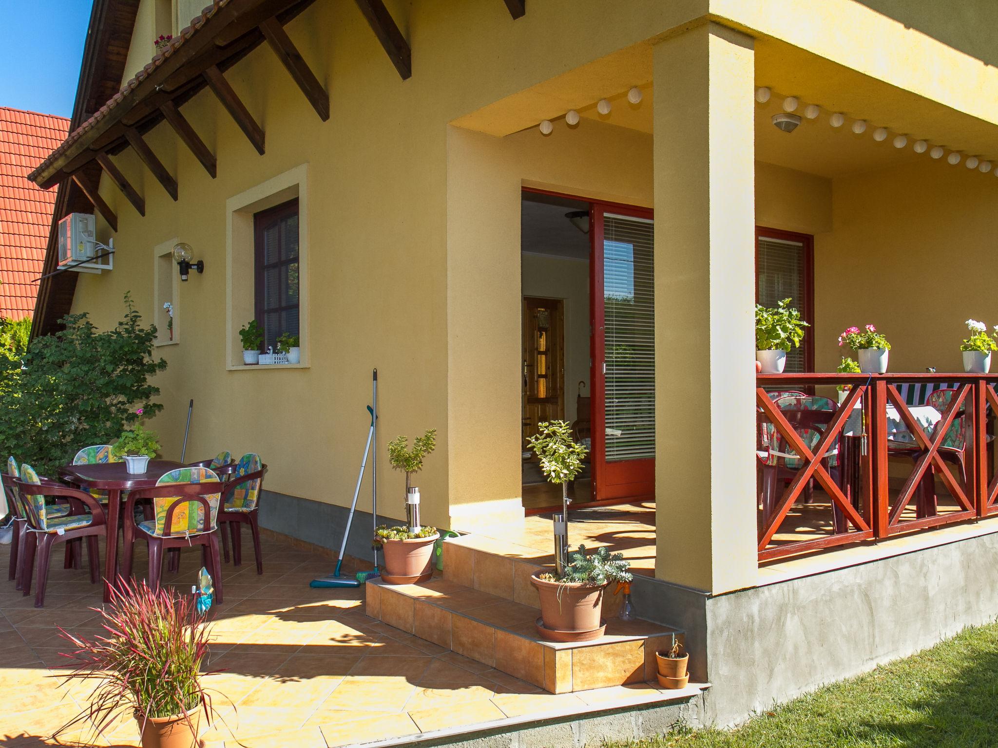 Photo 16 - Maison de 3 chambres à Balatonkeresztúr avec piscine privée et jardin