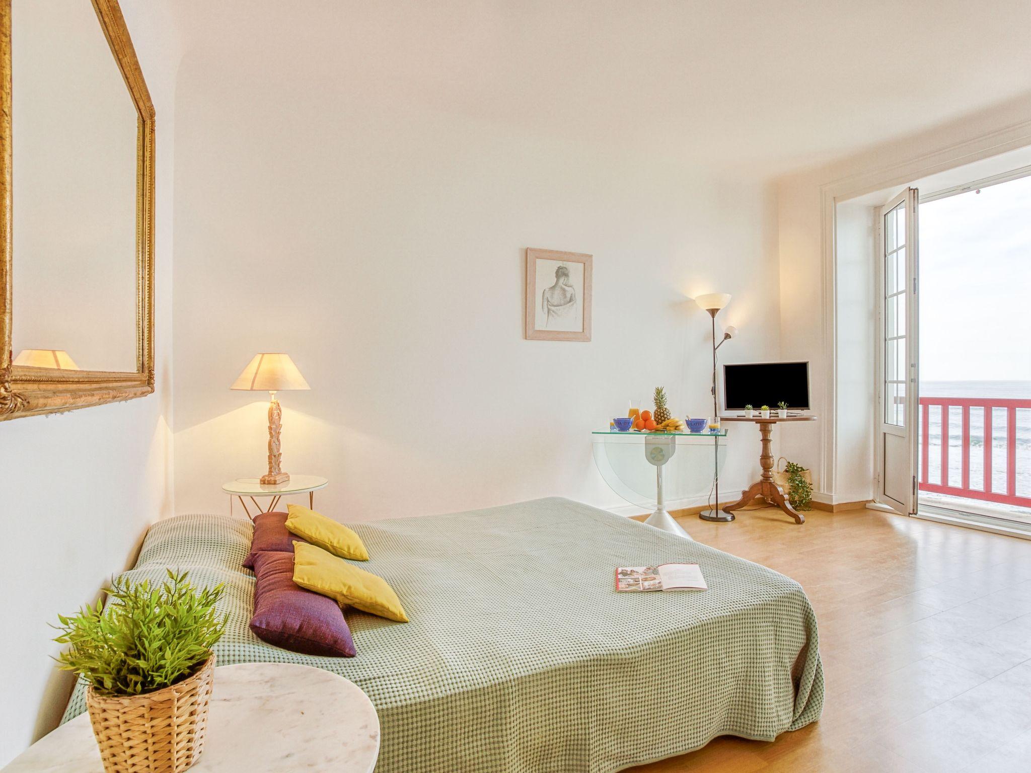 Foto 3 - Apartamento de 1 habitación en Biarritz con vistas al mar