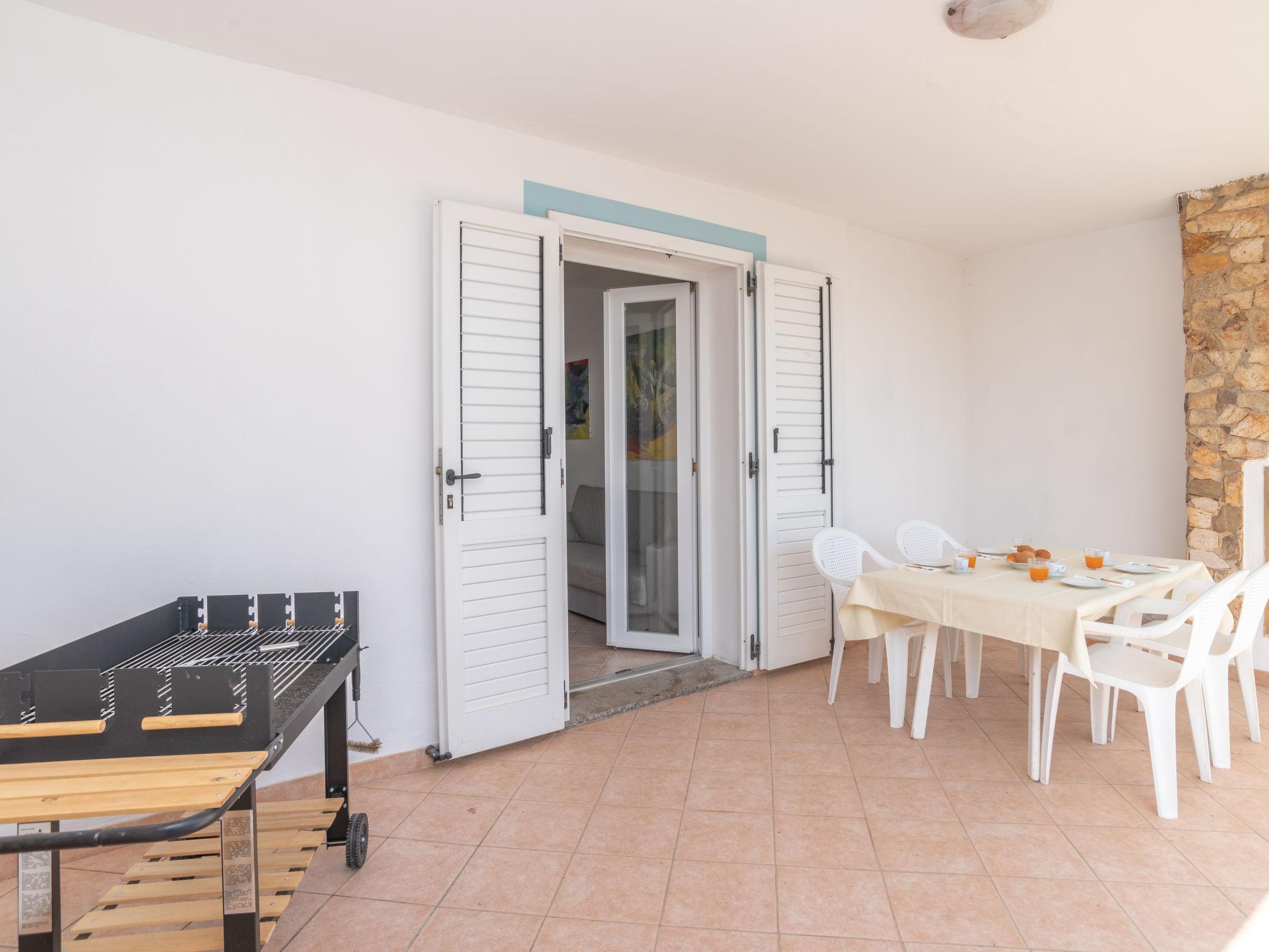 Photo 14 - 2 bedroom Apartment in Olbia with garden and terrace