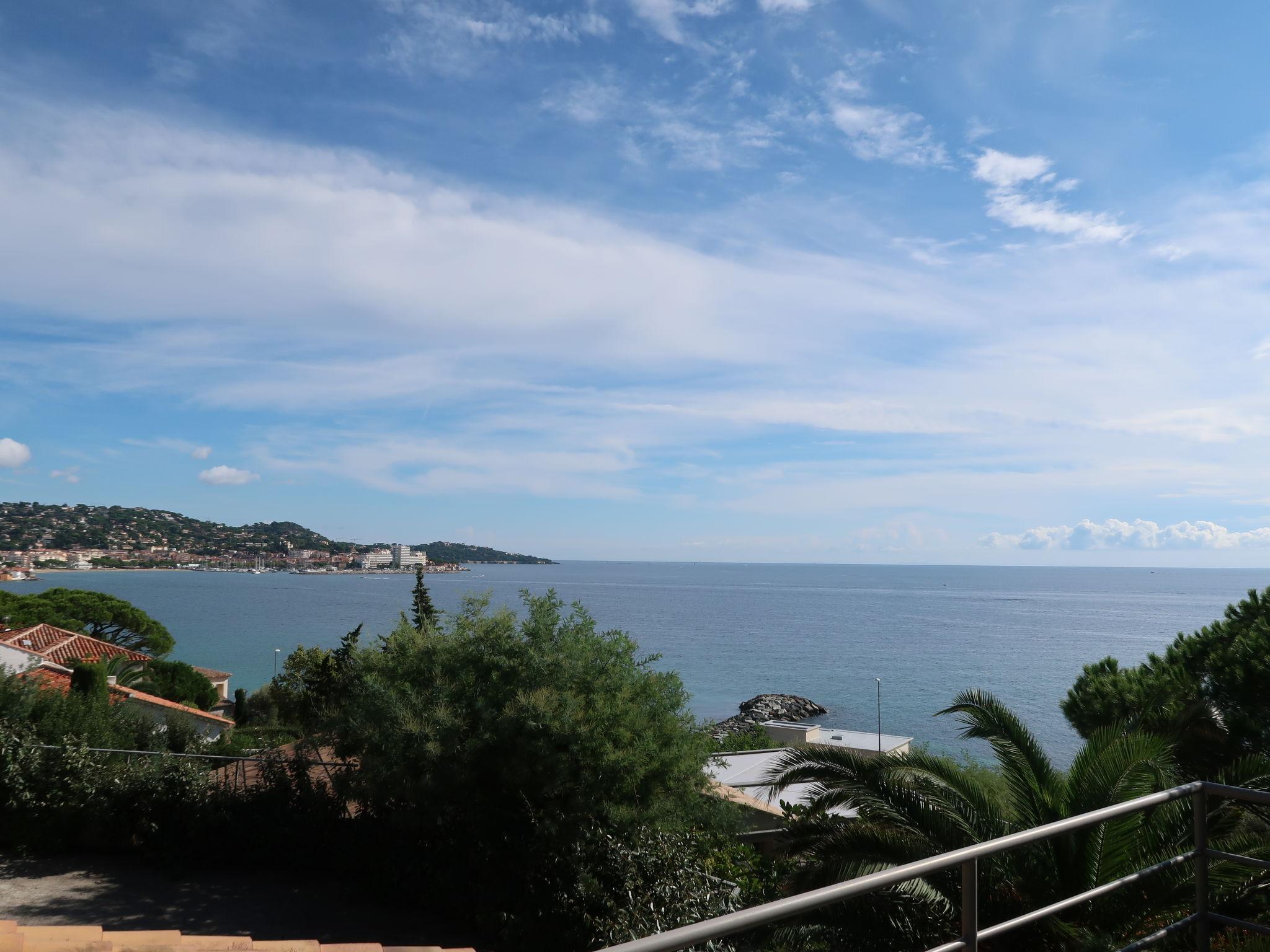 Foto 28 - Casa con 4 camere da letto a Sainte-Maxime con piscina privata e vista mare