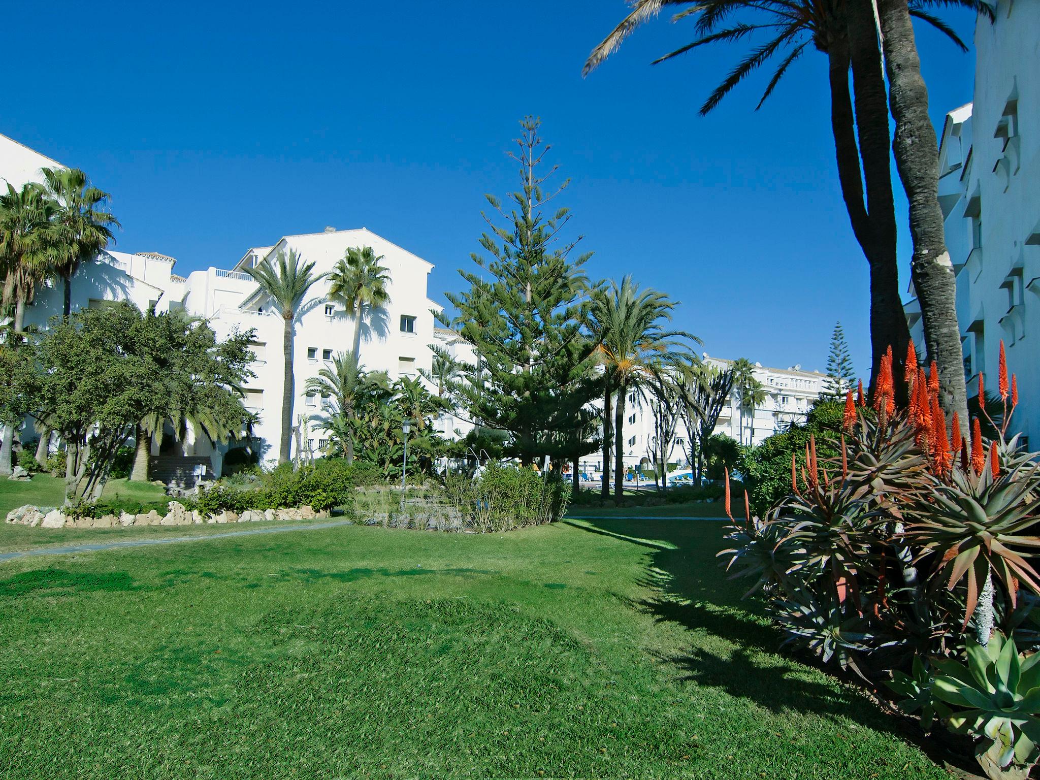 Foto 23 - Apartamento de 2 quartos em Marbella com piscina e vistas do mar
