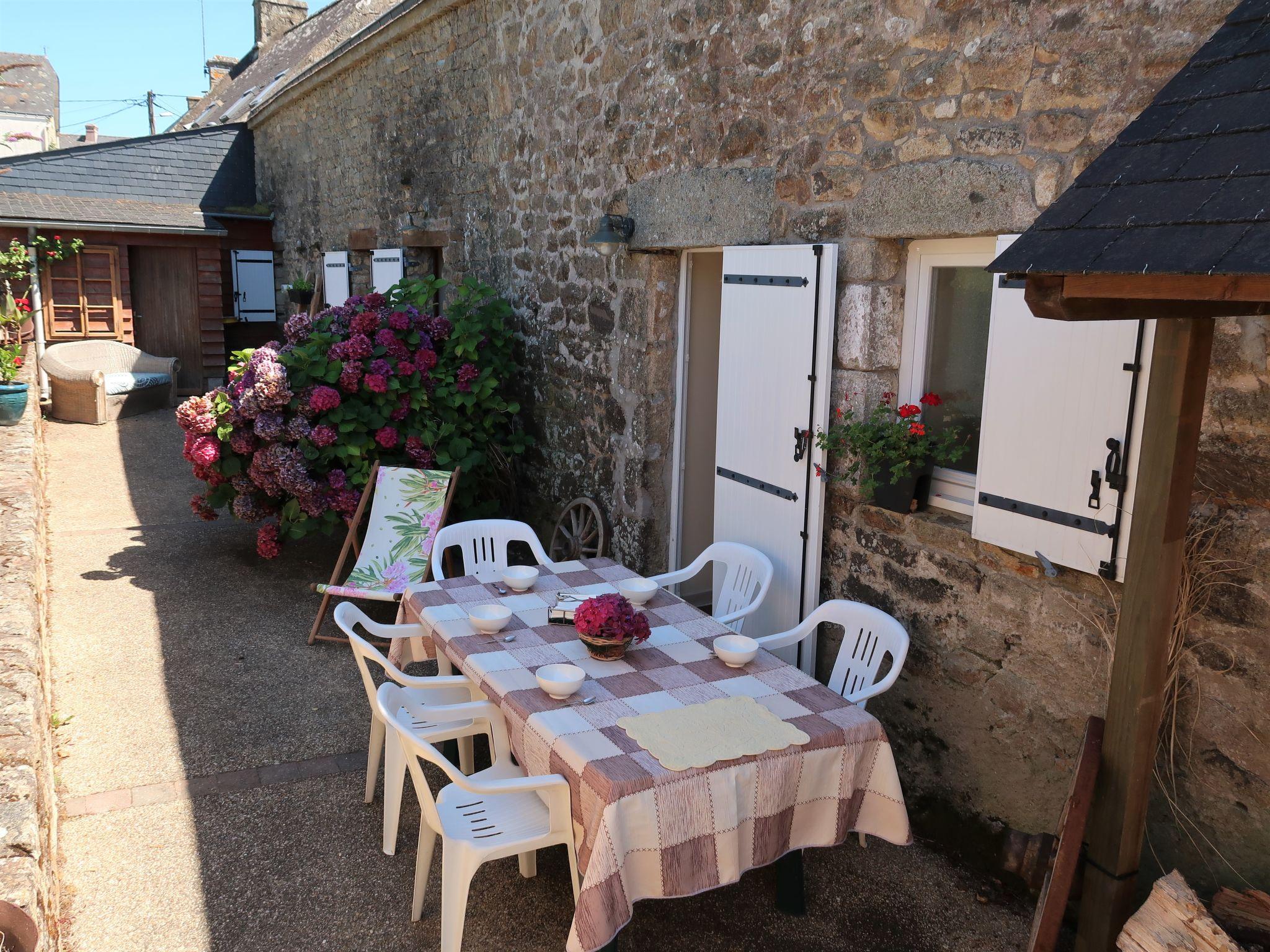 Foto 33 - Casa de 5 quartos em Belz com jardim e terraço