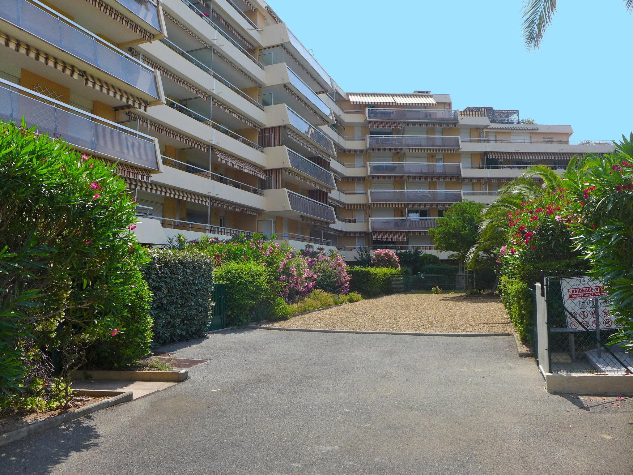 Foto 19 - Apartamento de 2 quartos em Fréjus com piscina e vistas do mar