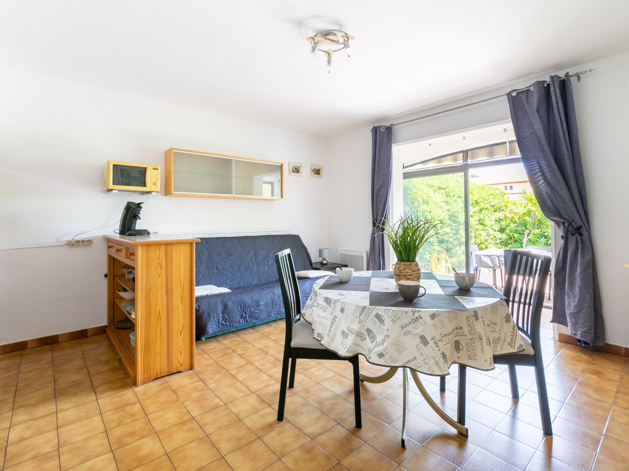 Foto 4 - Apartamento de 1 quarto em Carqueiranne com jardim e terraço