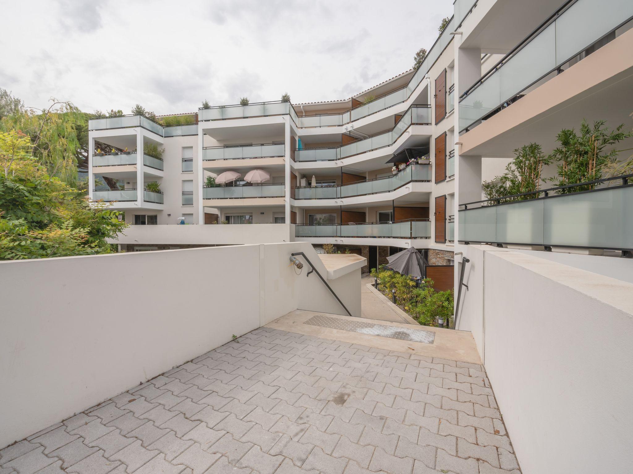 Foto 16 - Apartamento de 1 habitación en Cavalaire-sur-Mer con piscina y vistas al mar