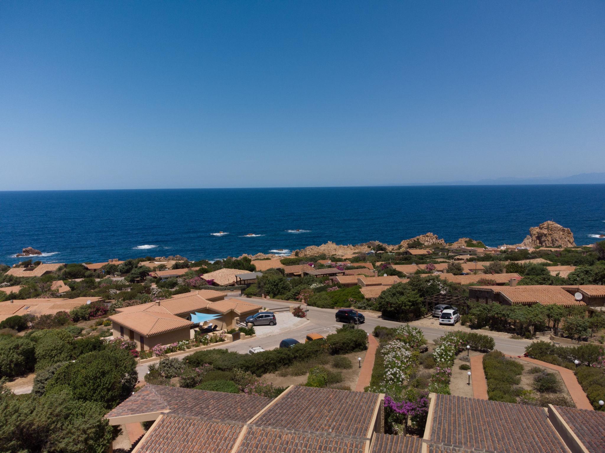 Photo 21 - Maison de 2 chambres à Trinità d'Agultu e Vignola avec jardin et vues à la mer