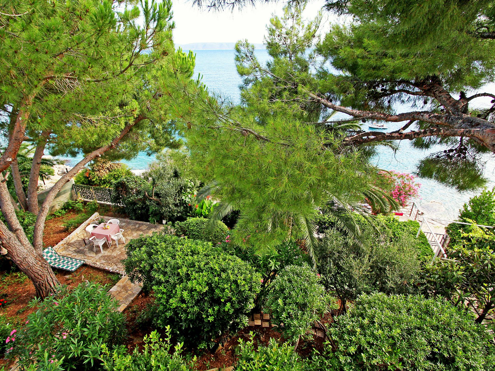 Photo 16 - Appartement de 2 chambres à Okrug avec terrasse et vues à la mer