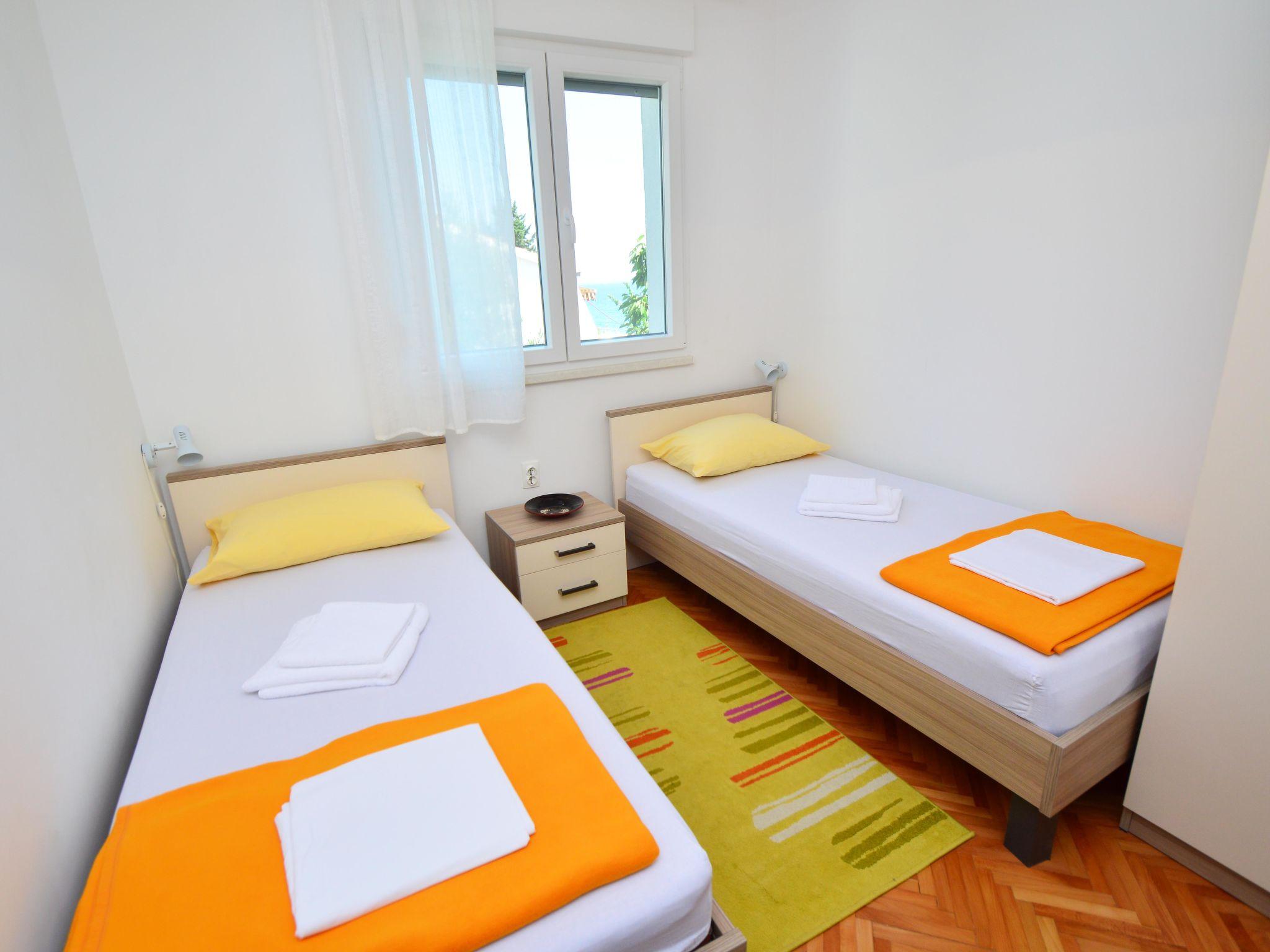 Foto 13 - Apartamento de 2 habitaciones en Okrug con terraza y vistas al mar