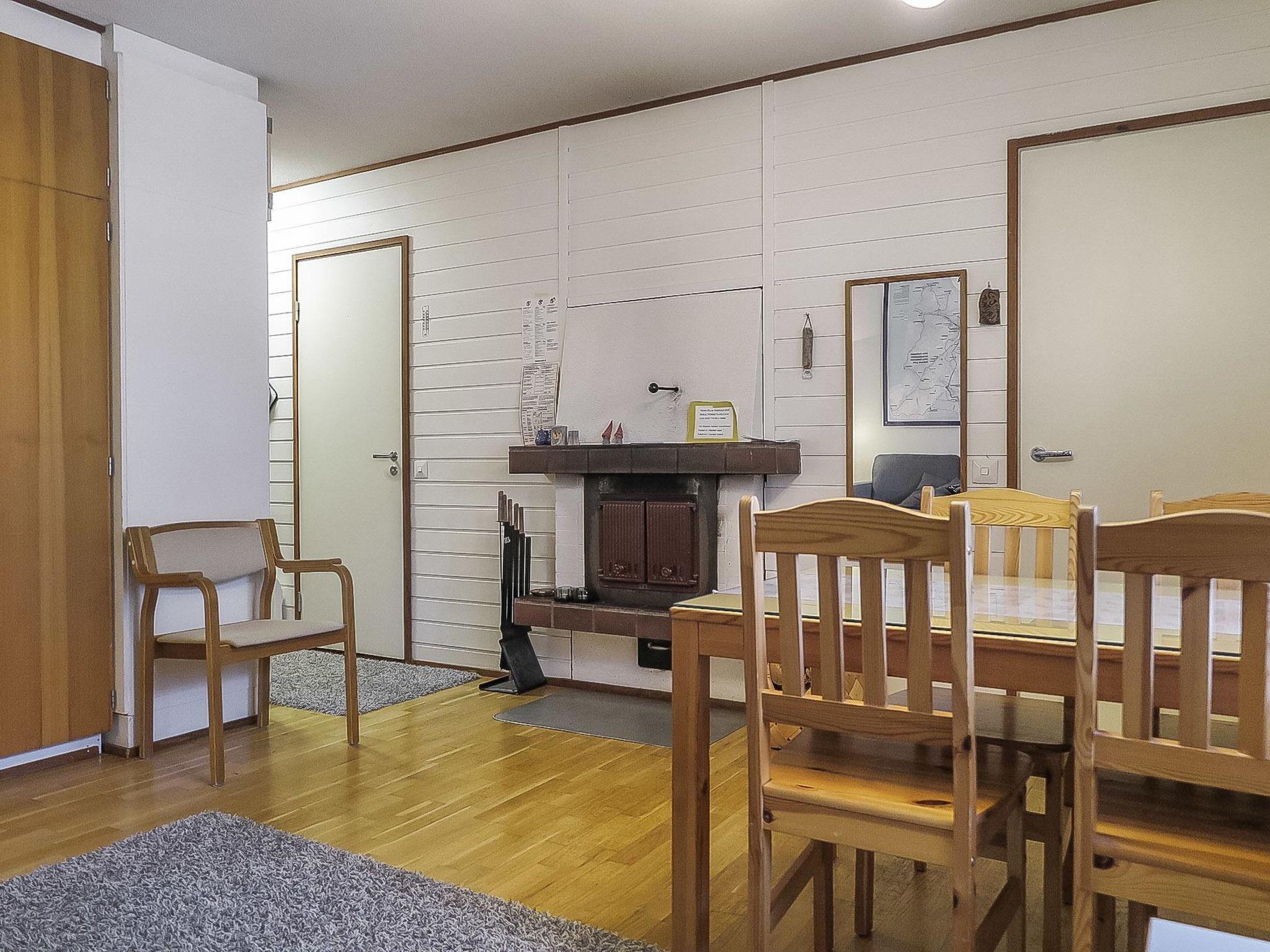 Foto 11 - Casa de 1 habitación en Inari con sauna y vistas a la montaña