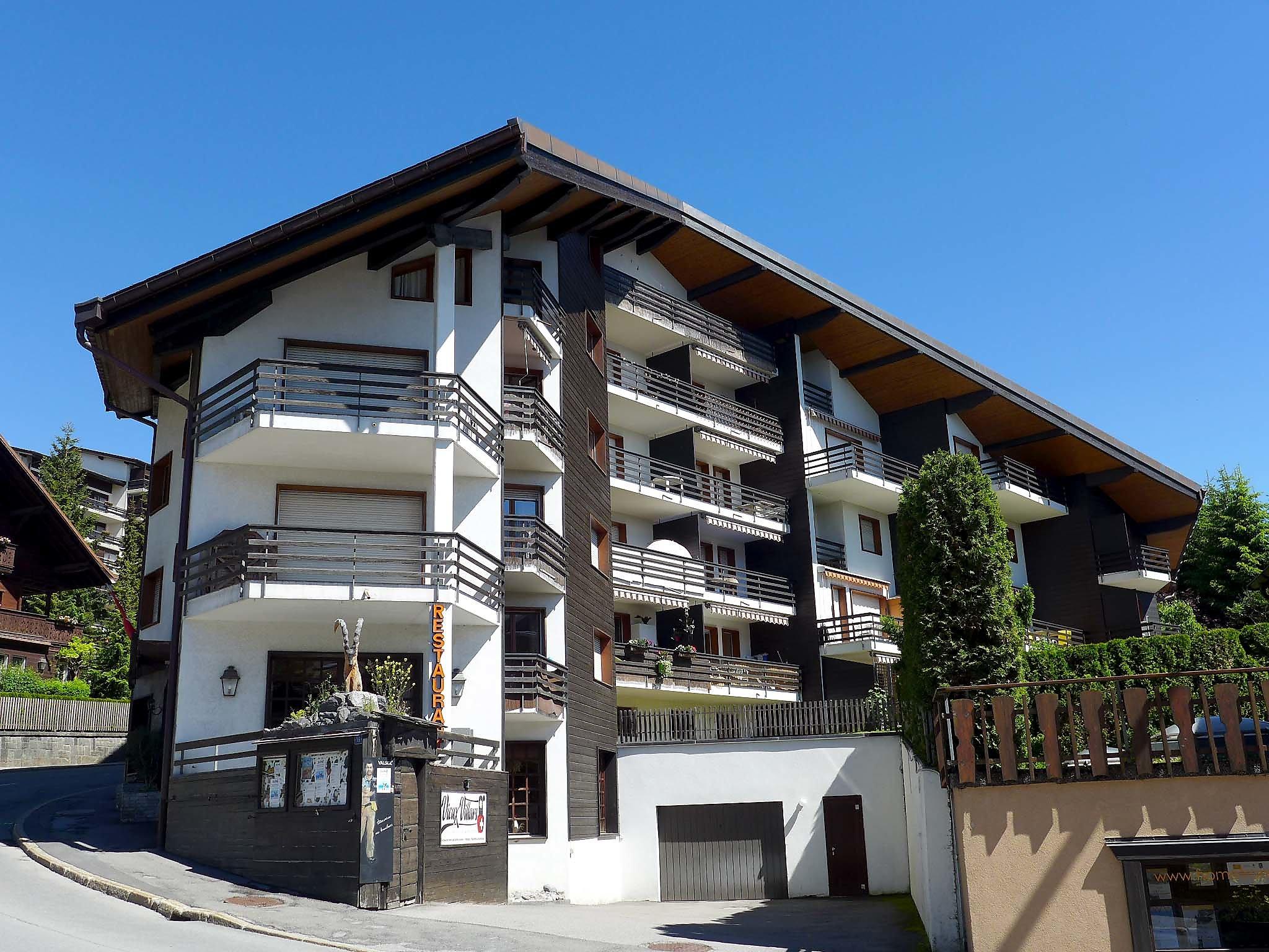 Foto 1 - Apartamento de 2 habitaciones en Ollon con vistas a la montaña