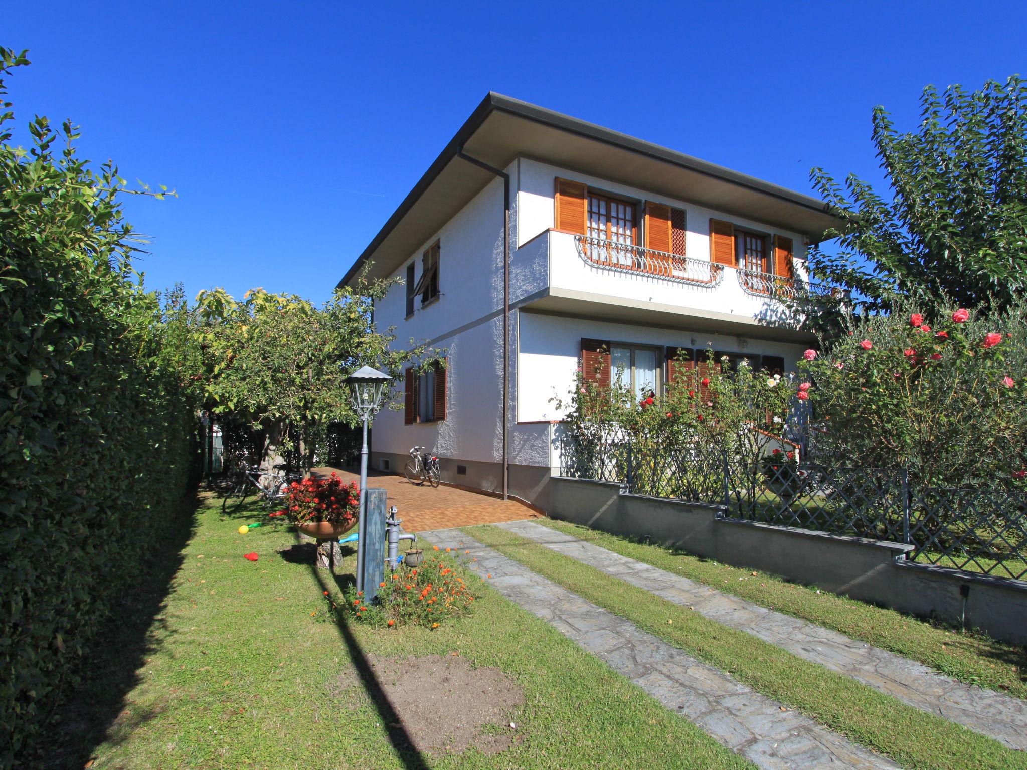Photo 22 - 3 bedroom House in Forte dei Marmi with garden and sea view