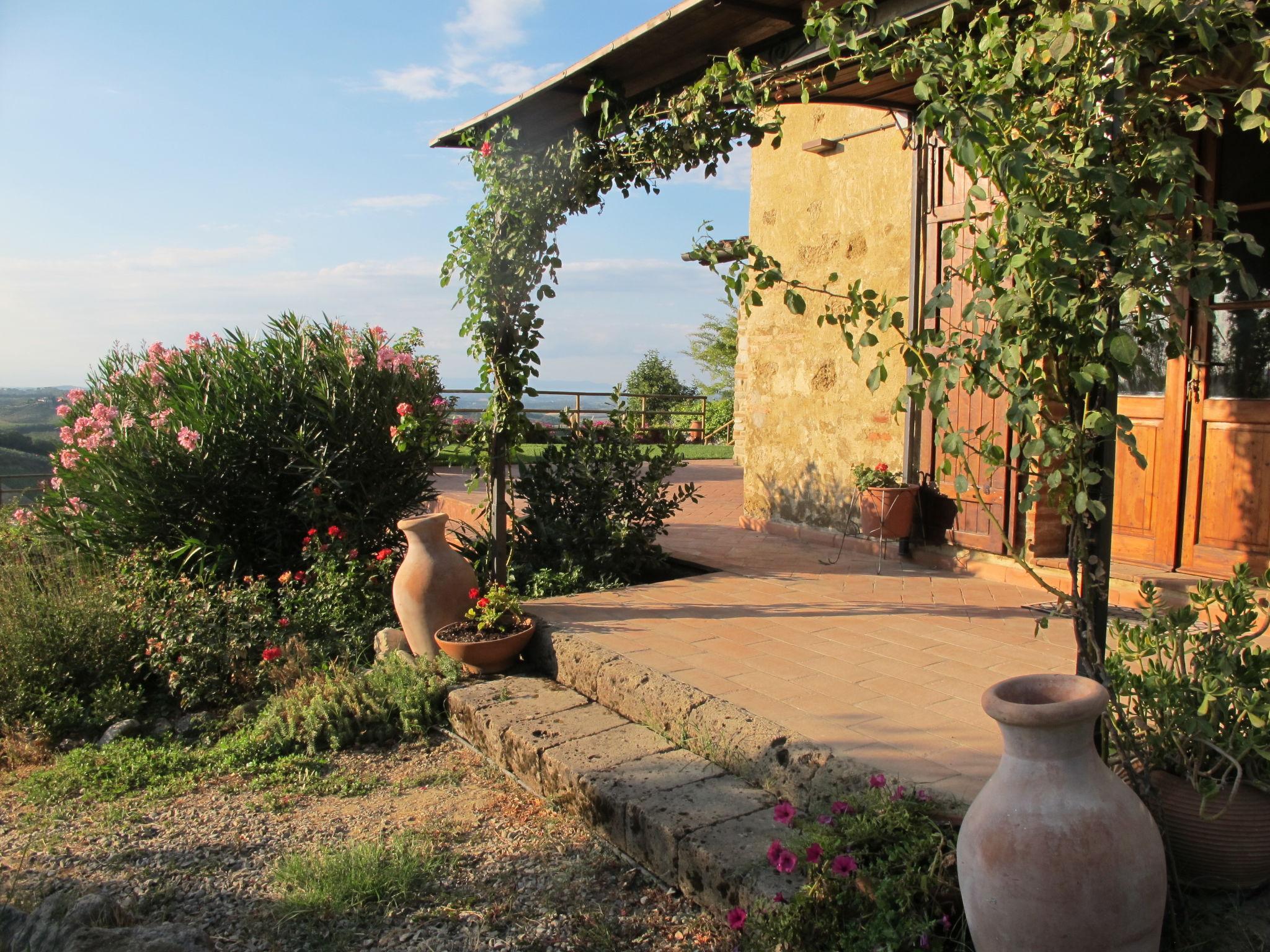 Foto 3 - Casa de 4 habitaciones en San Gimignano con piscina privada y jardín