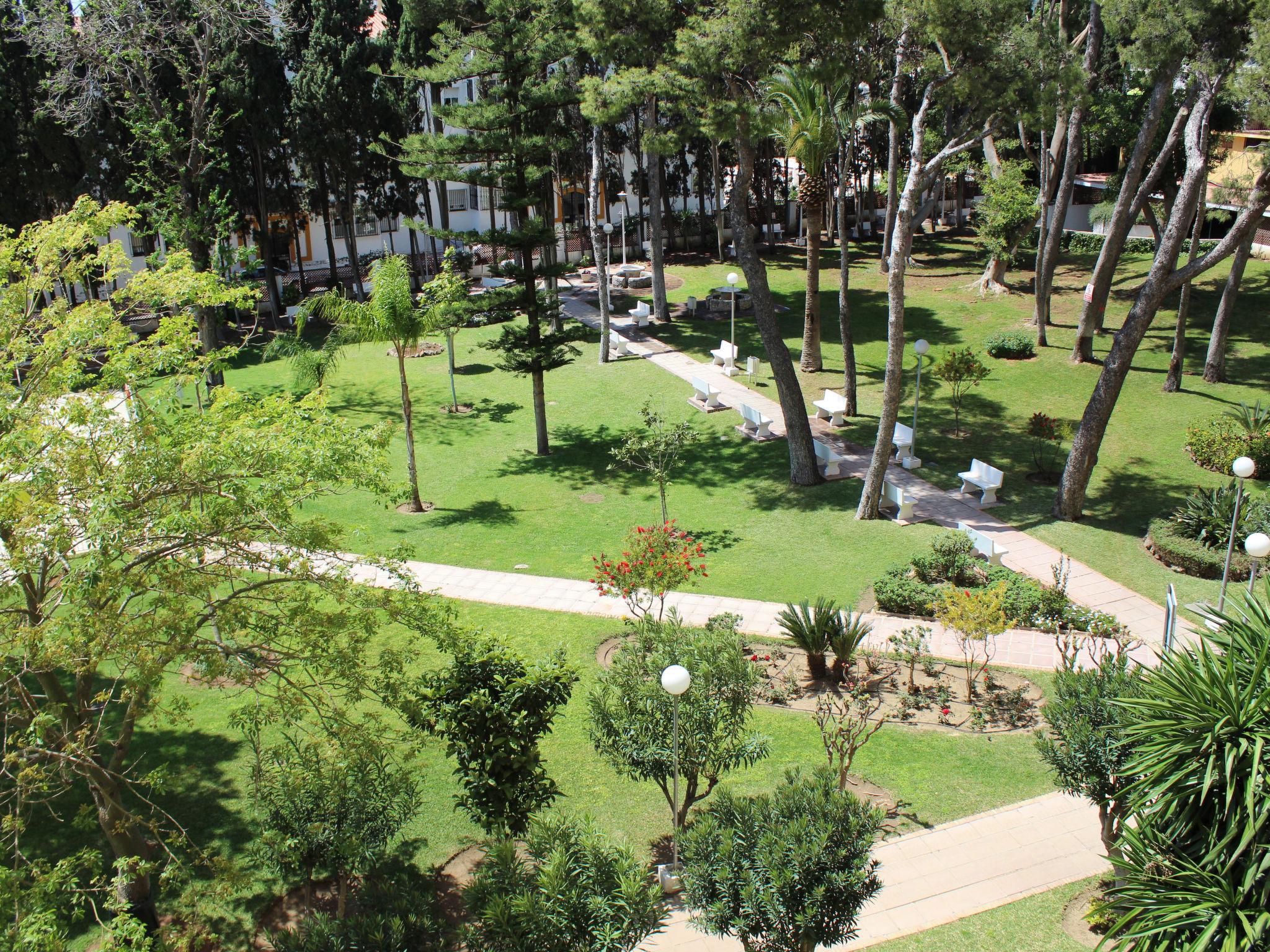 Photo 22 - Appartement de 2 chambres à Torremolinos avec piscine et jardin