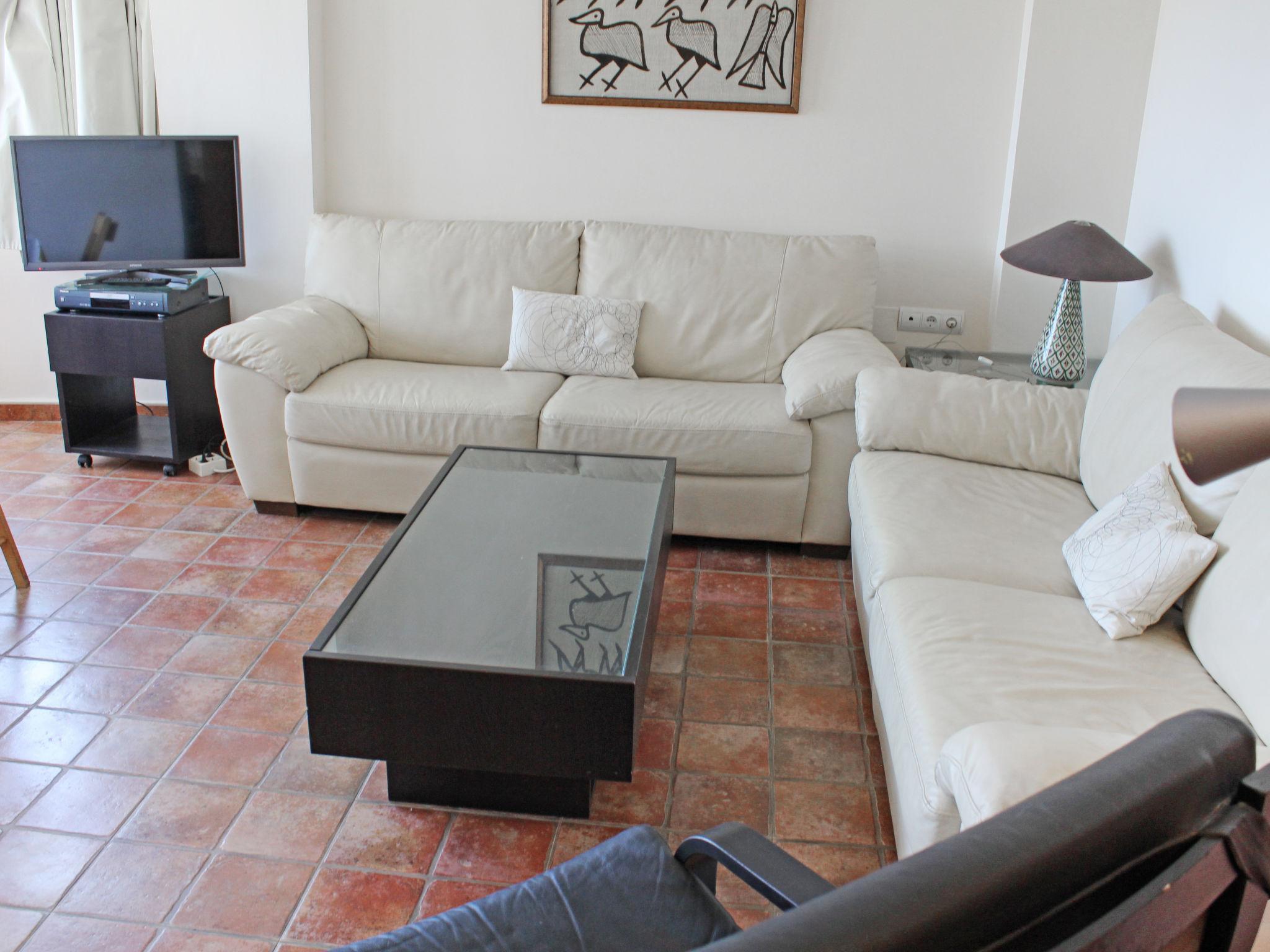 Foto 2 - Appartamento con 2 camere da letto a Torremolinos con piscina e vista mare