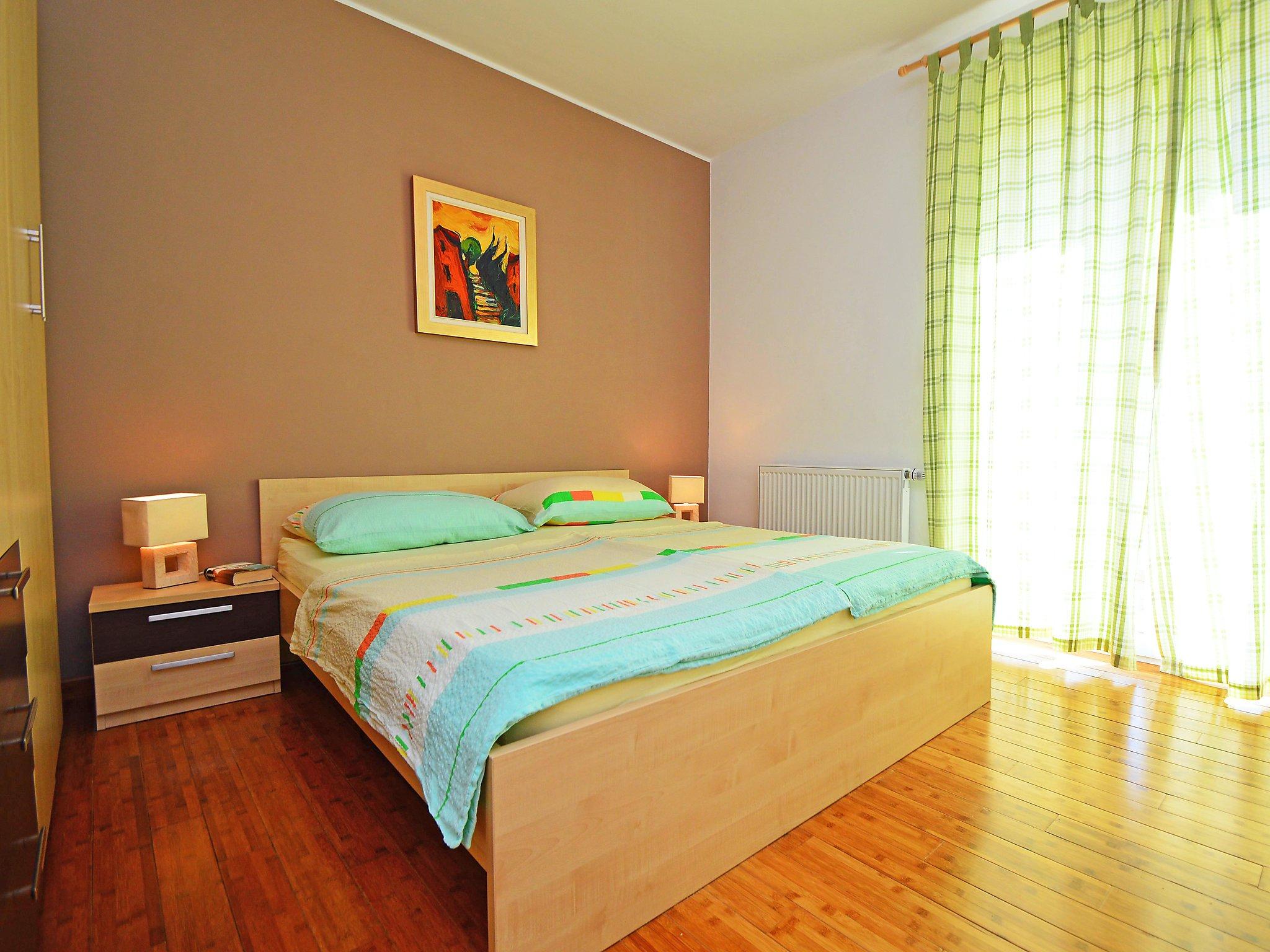 Foto 6 - Appartamento con 2 camere da letto a Tribunj con terrazza e vista mare