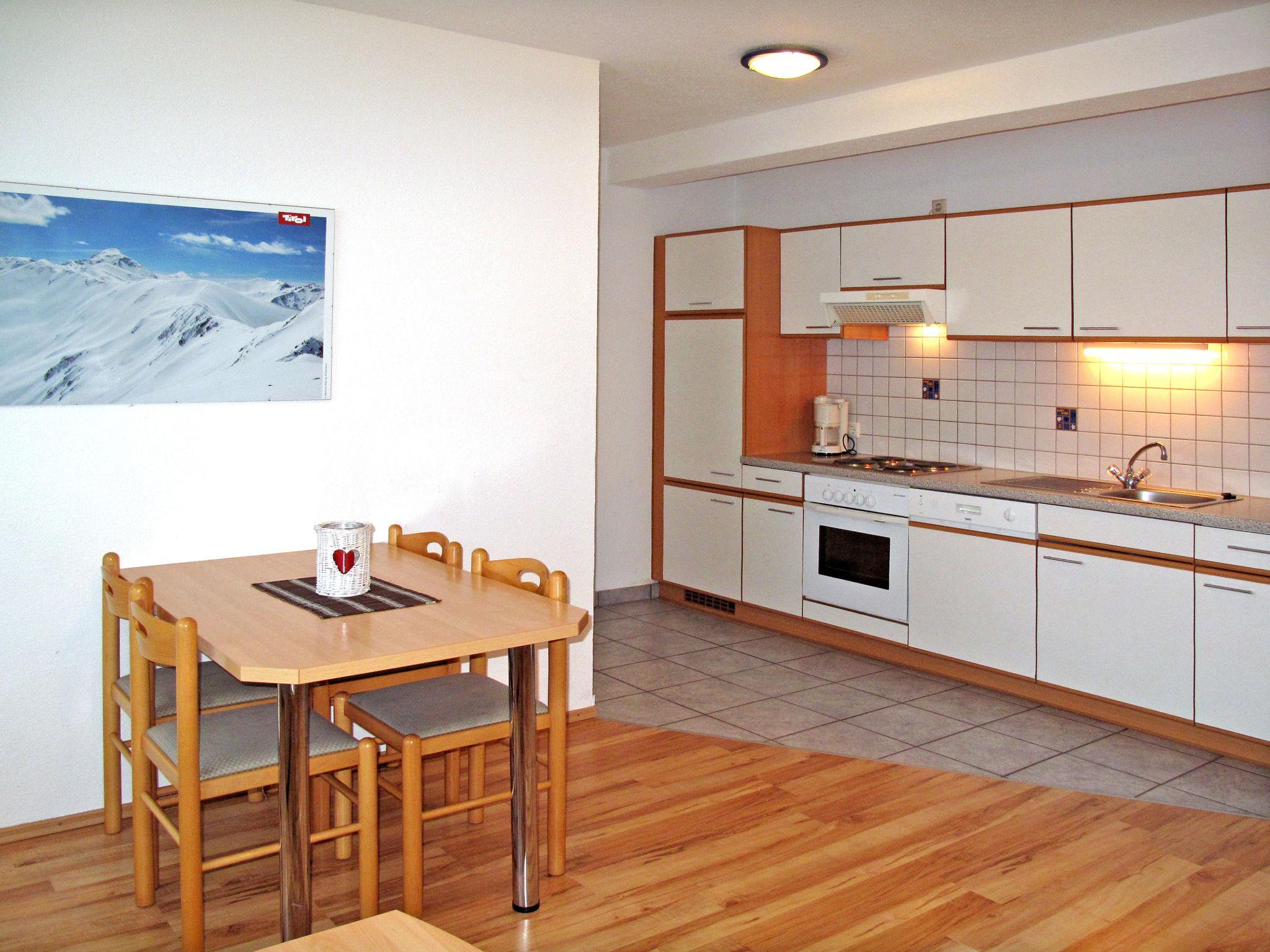 Foto 9 - Apartamento de 1 quarto em Fendels com terraço e vista para a montanha