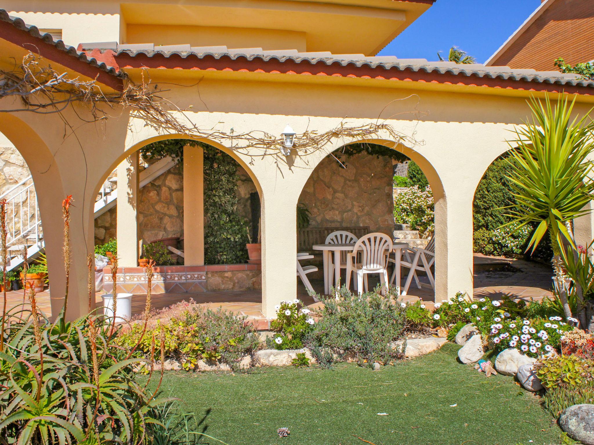 Photo 27 - Maison de 4 chambres à Sant Jaume dels Domenys avec piscine privée et jardin