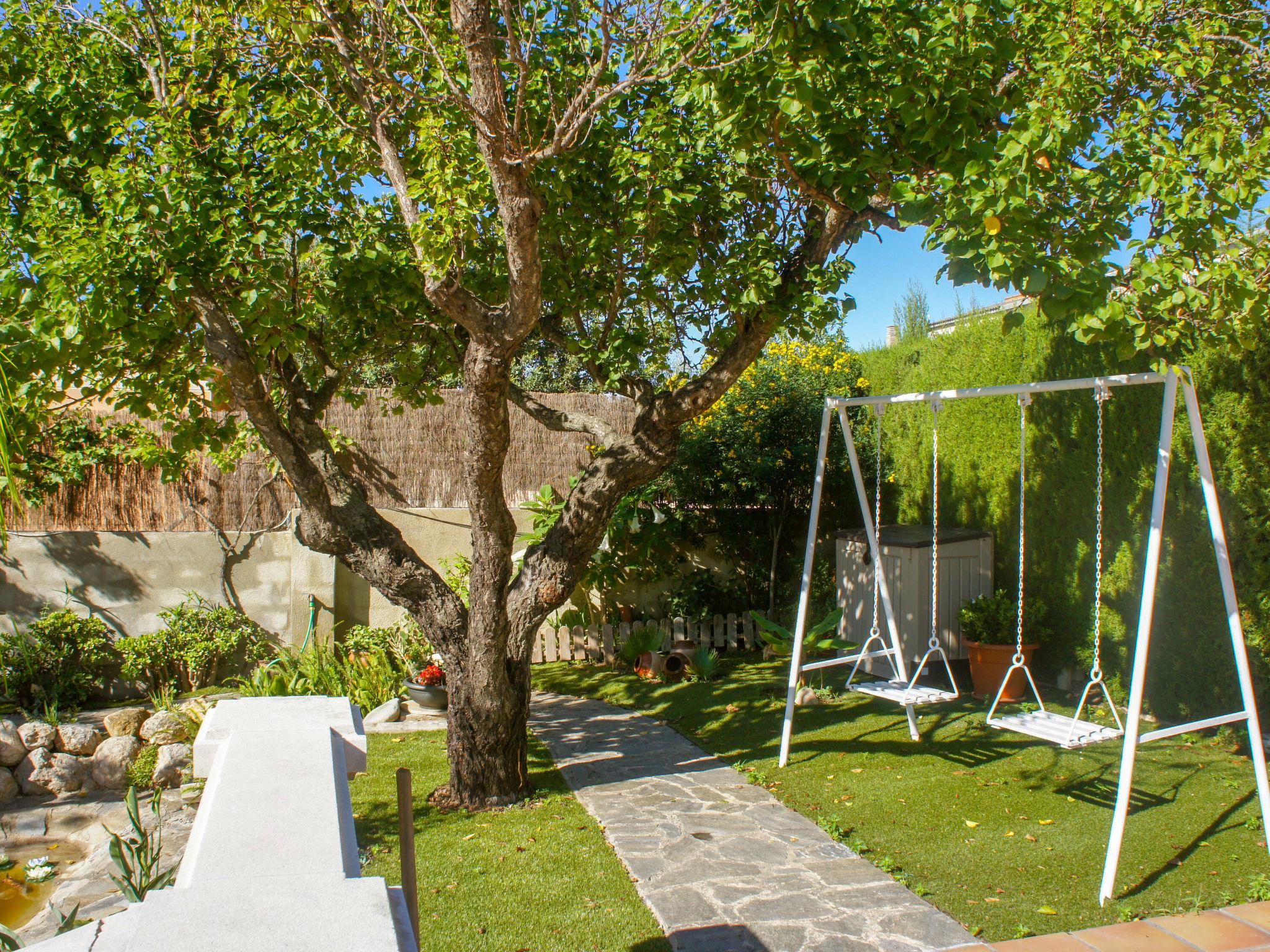 Foto 25 - Casa de 4 quartos em Sant Jaume dels Domenys com piscina privada e vistas do mar