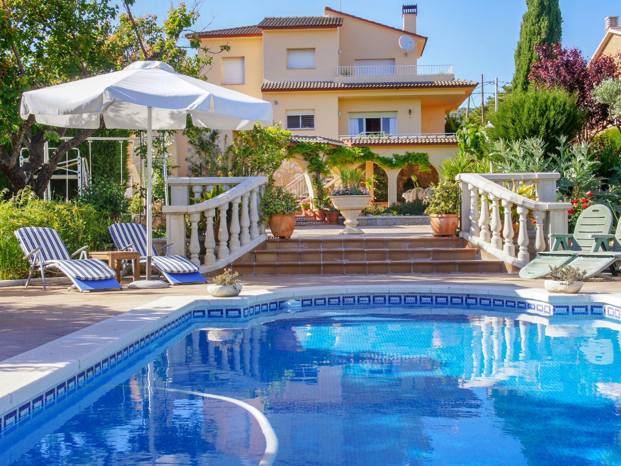 Photo 1 - Maison de 4 chambres à Sant Jaume dels Domenys avec piscine privée et vues à la mer