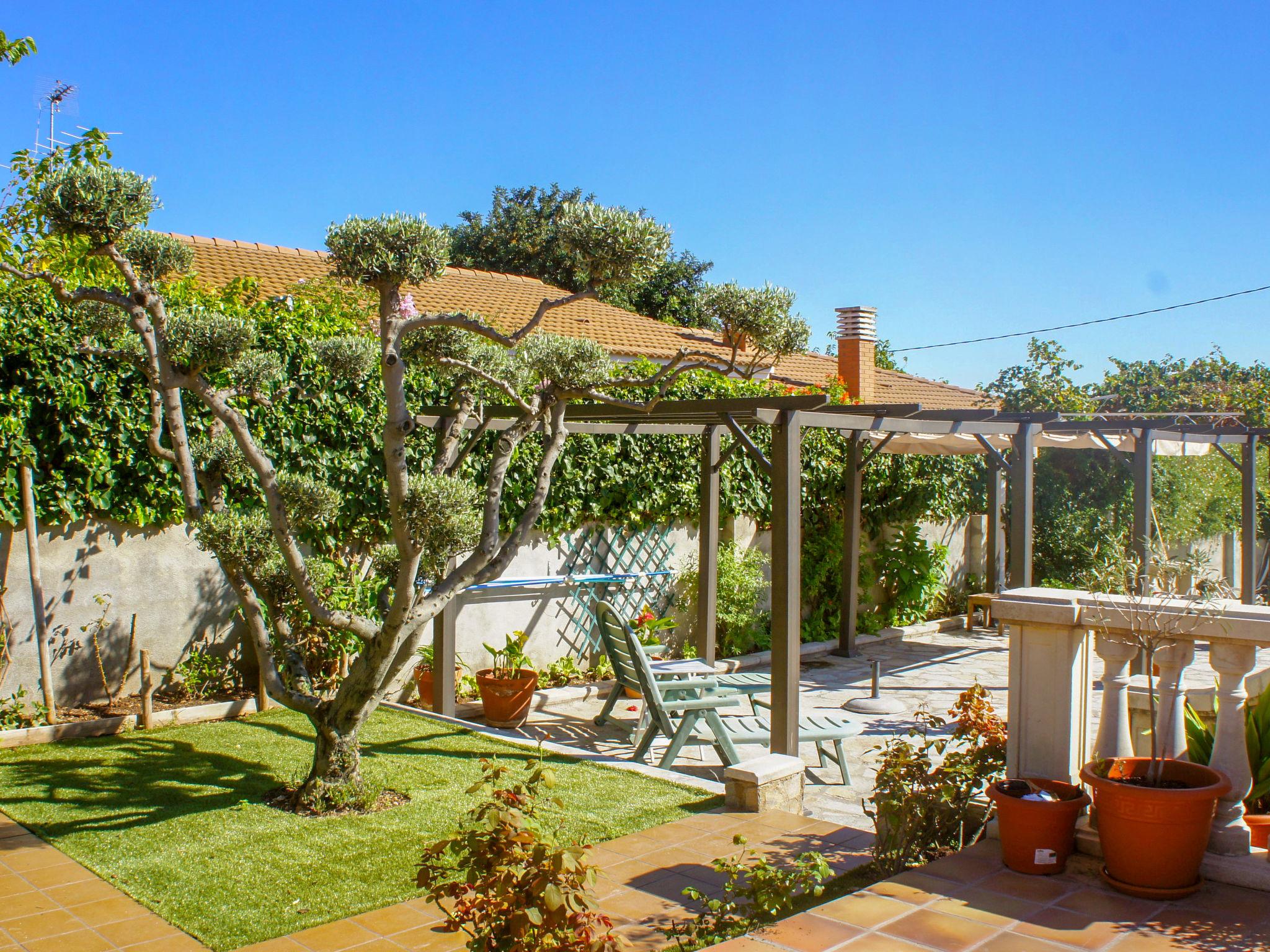 Photo 26 - Maison de 4 chambres à Sant Jaume dels Domenys avec piscine privée et jardin