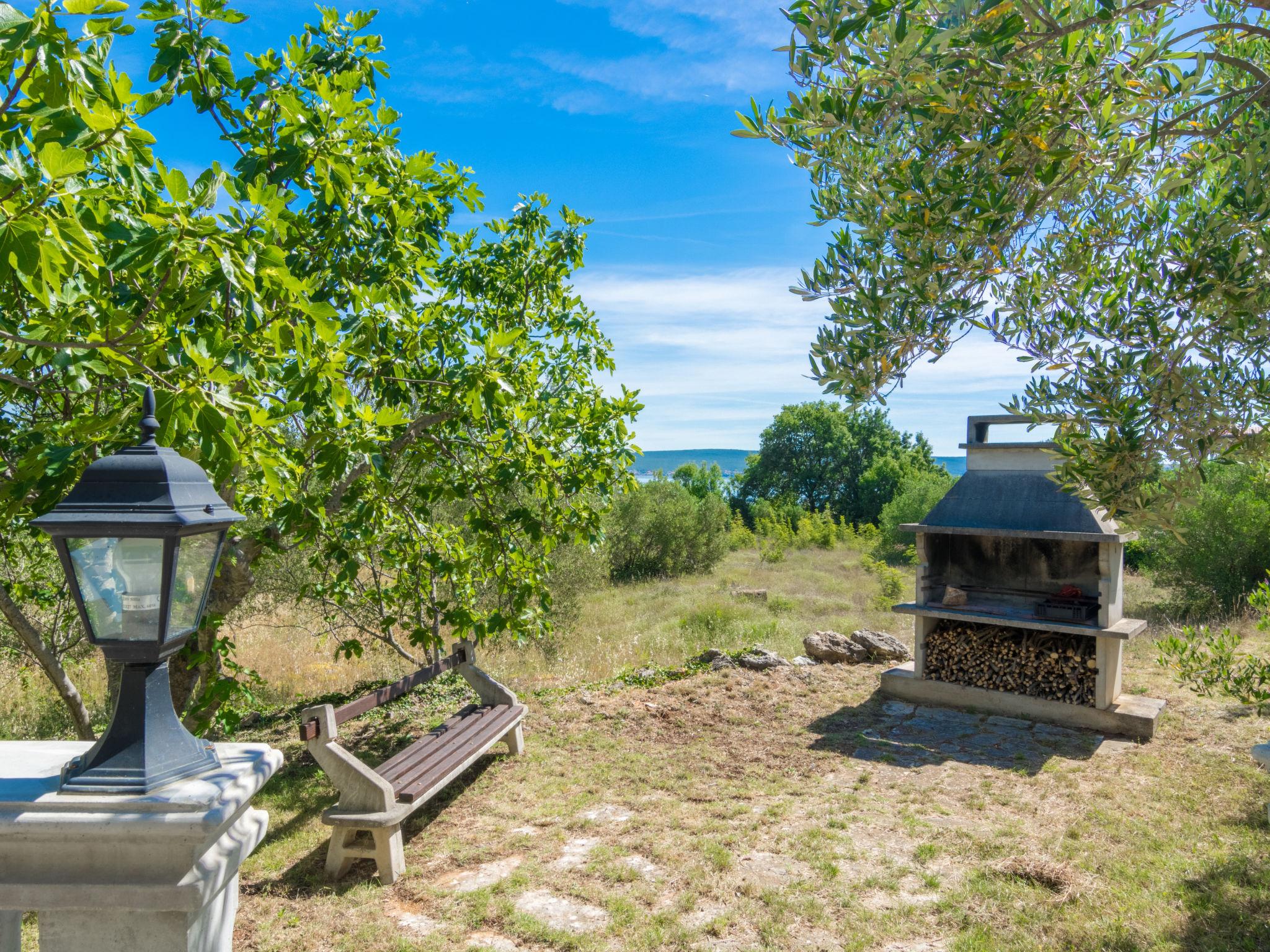 Photo 20 - 4 bedroom House in Pašman with garden and sea view