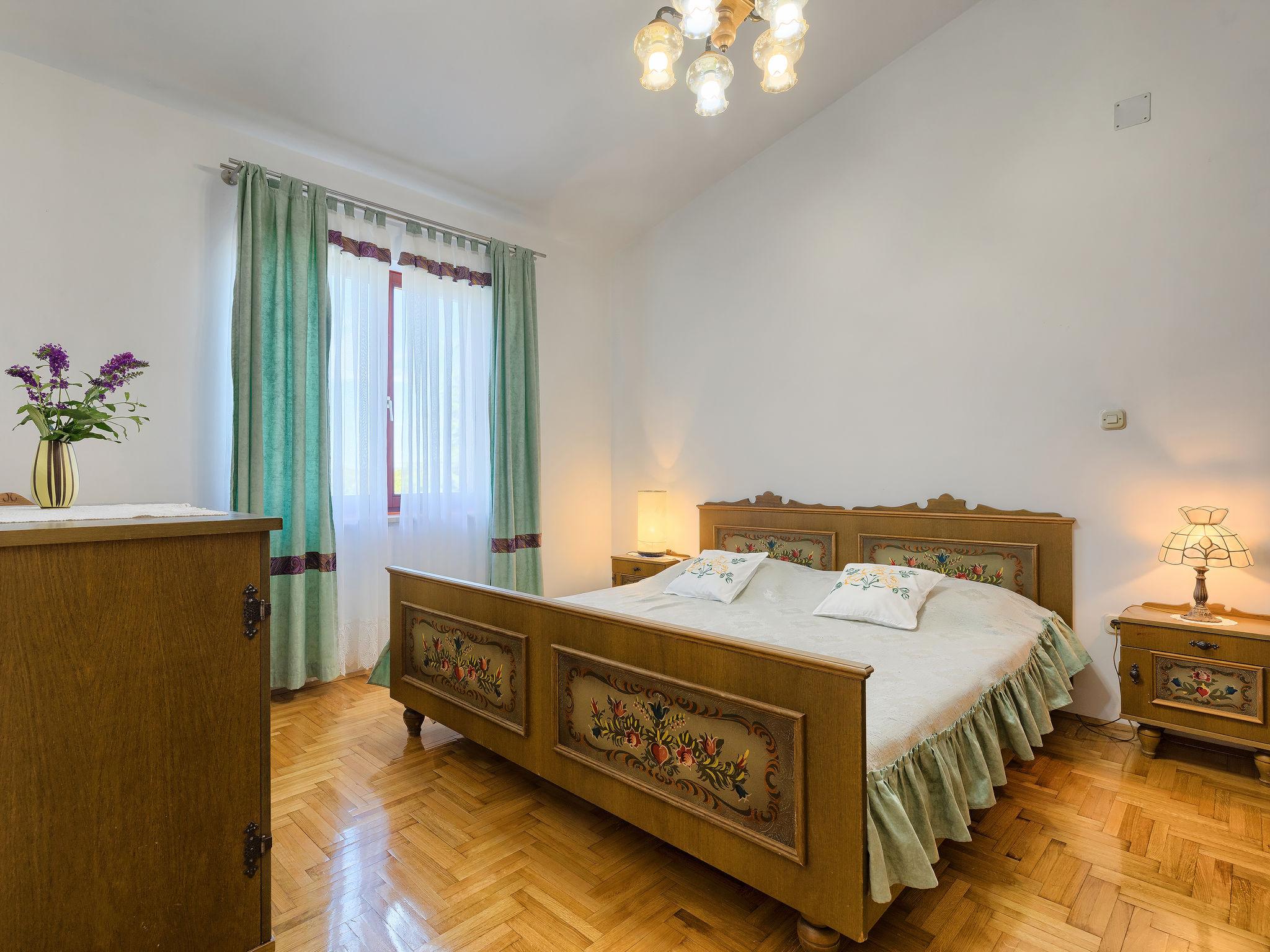 Foto 32 - Casa con 5 camere da letto a Ližnjan con piscina privata e vista mare