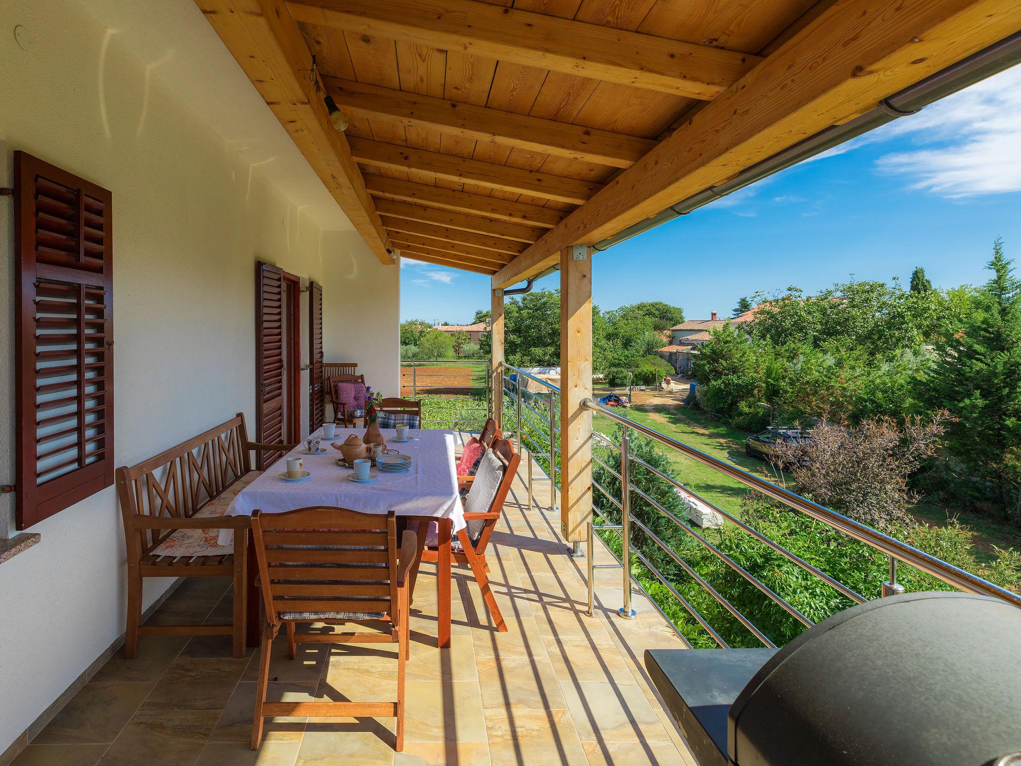 Foto 9 - Casa con 5 camere da letto a Ližnjan con piscina privata e giardino