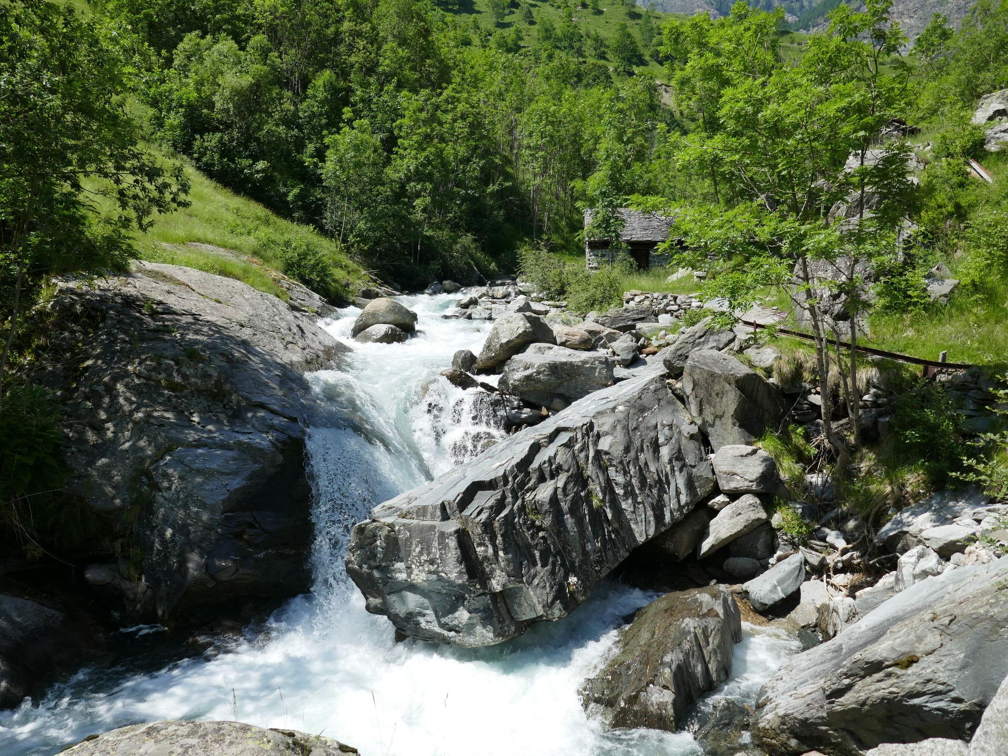 Photo 26 - 2 bedroom House in Serravalle with garden and mountain view