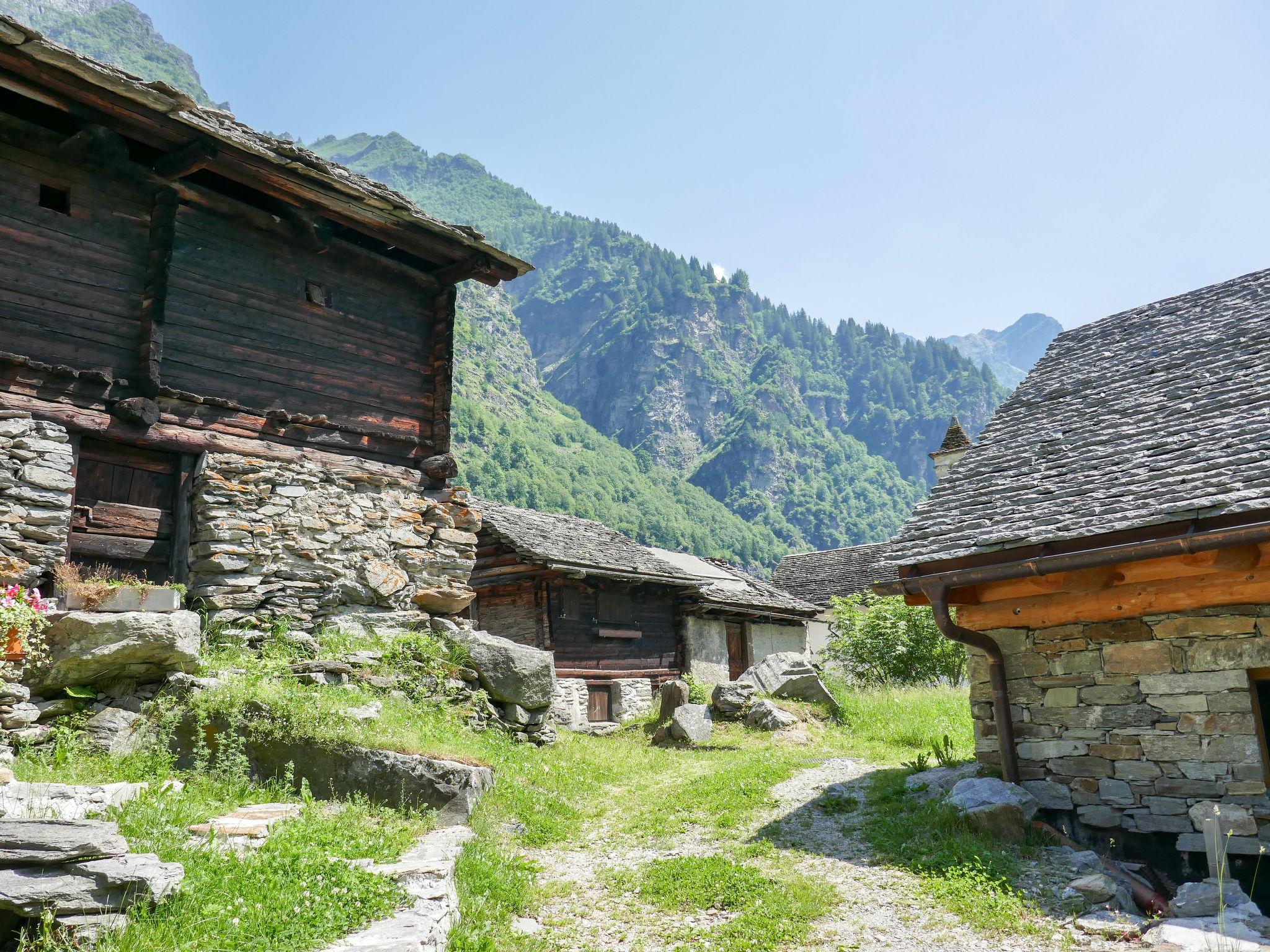 Foto 16 - Haus mit 1 Schlafzimmer in Serravalle mit blick auf die berge