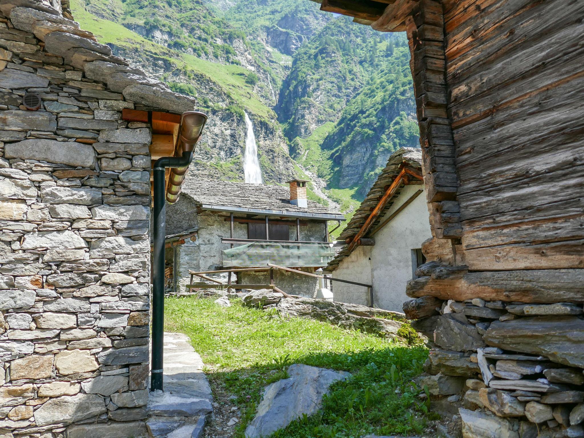 Foto 20 - Casa de 1 habitación en Serravalle con vistas a la montaña