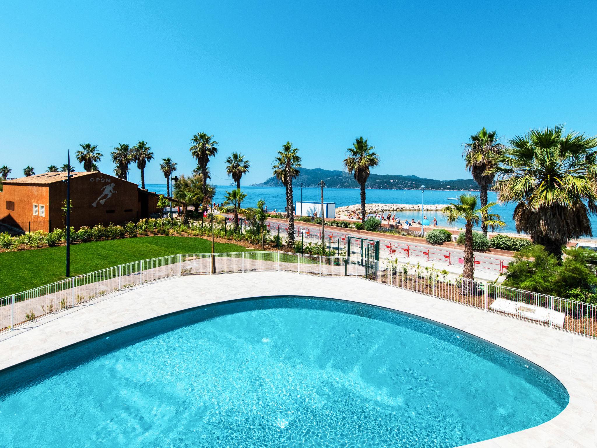 Foto 13 - Apartamento de 1 habitación en Saint-Mandrier-sur-Mer con piscina y vistas al mar