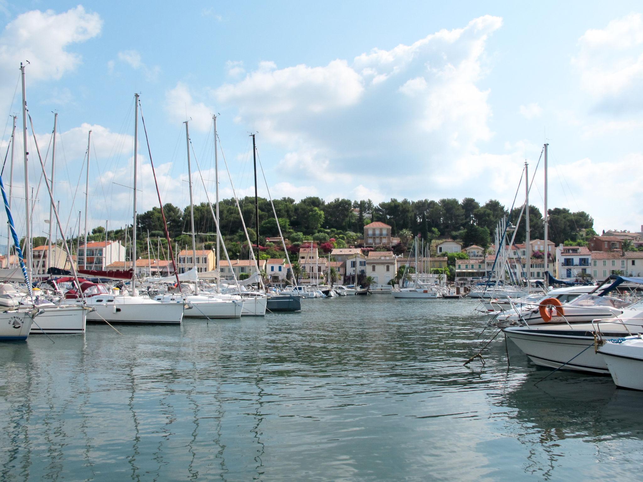 Foto 17 - Appartamento con 2 camere da letto a Saint-Mandrier-sur-Mer con piscina e vista mare