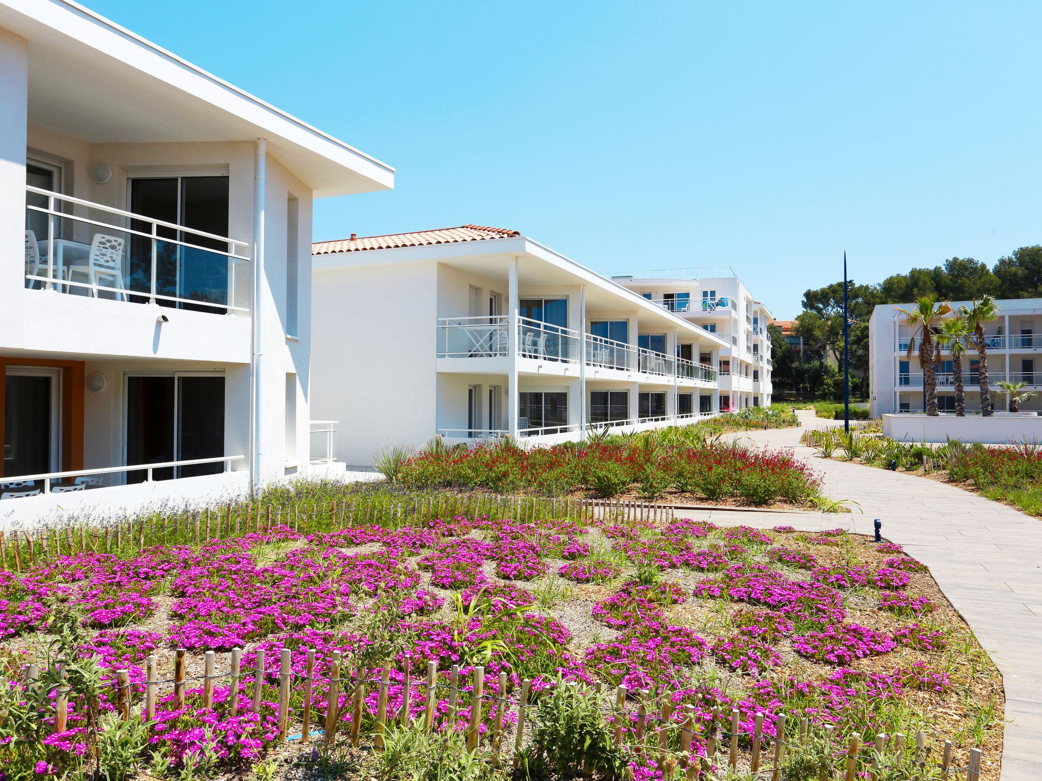 Foto 9 - Apartamento de 2 quartos em Saint-Mandrier-sur-Mer com piscina e vistas do mar