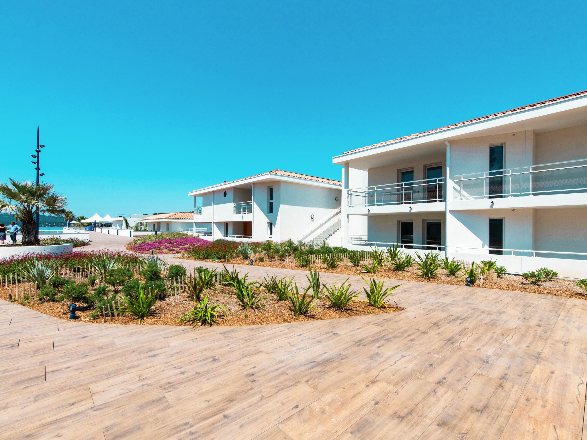 Photo 11 - Appartement de 2 chambres à Saint-Mandrier-sur-Mer avec piscine et jardin