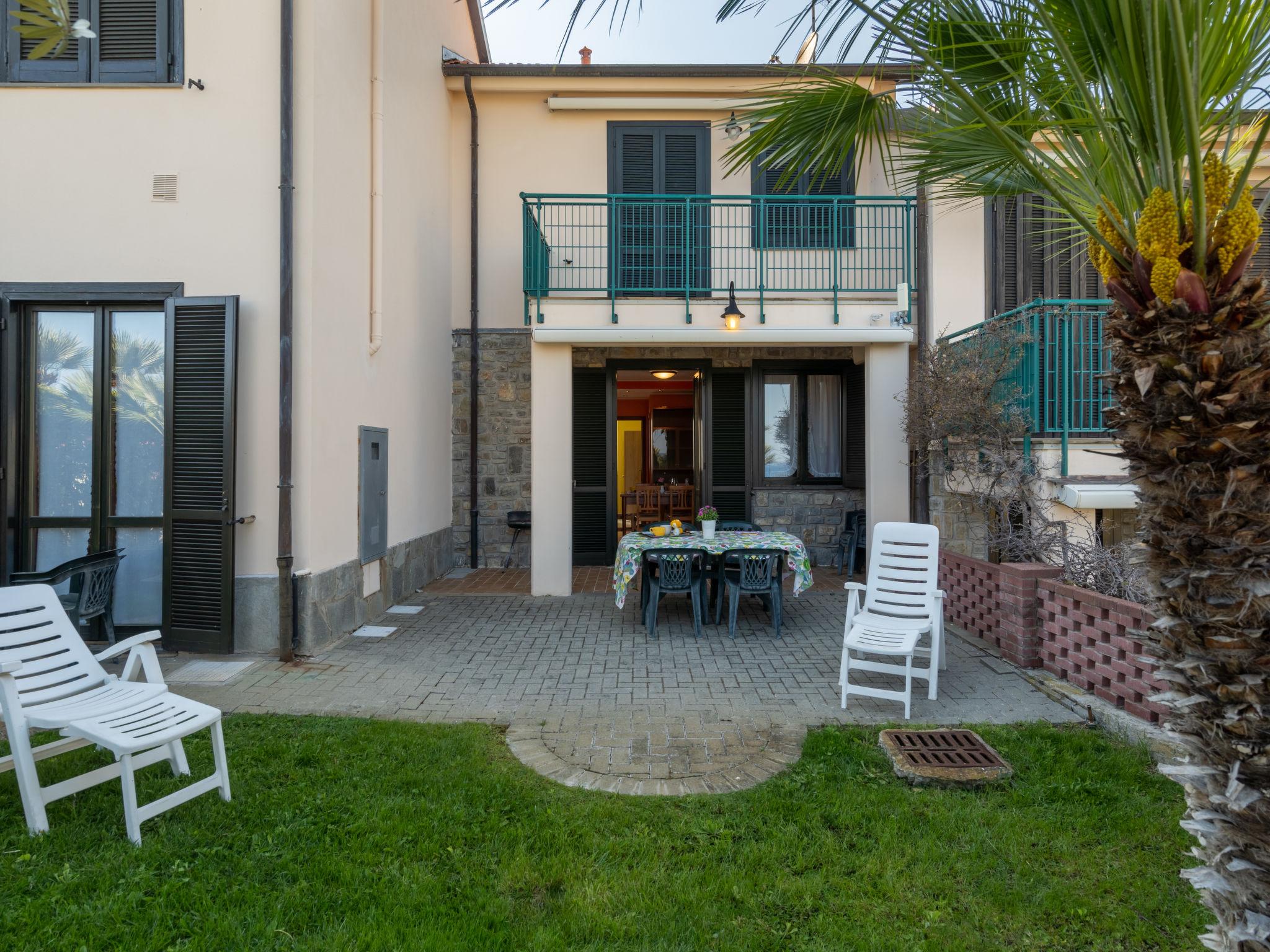 Photo 8 - Appartement de 3 chambres à Cipressa avec piscine et vues à la mer