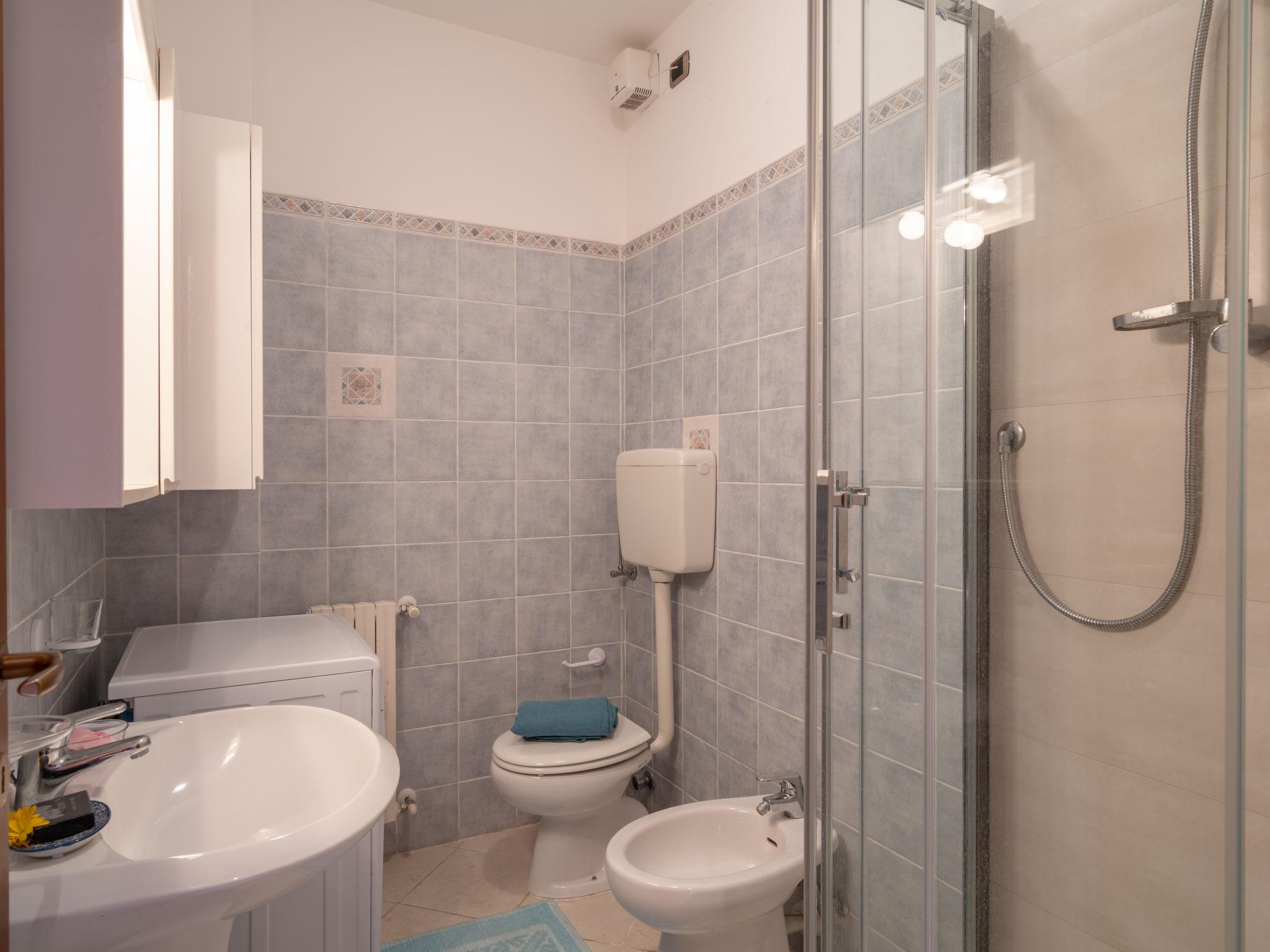 Photo 16 - 3 bedroom Apartment in Cipressa with swimming pool and garden