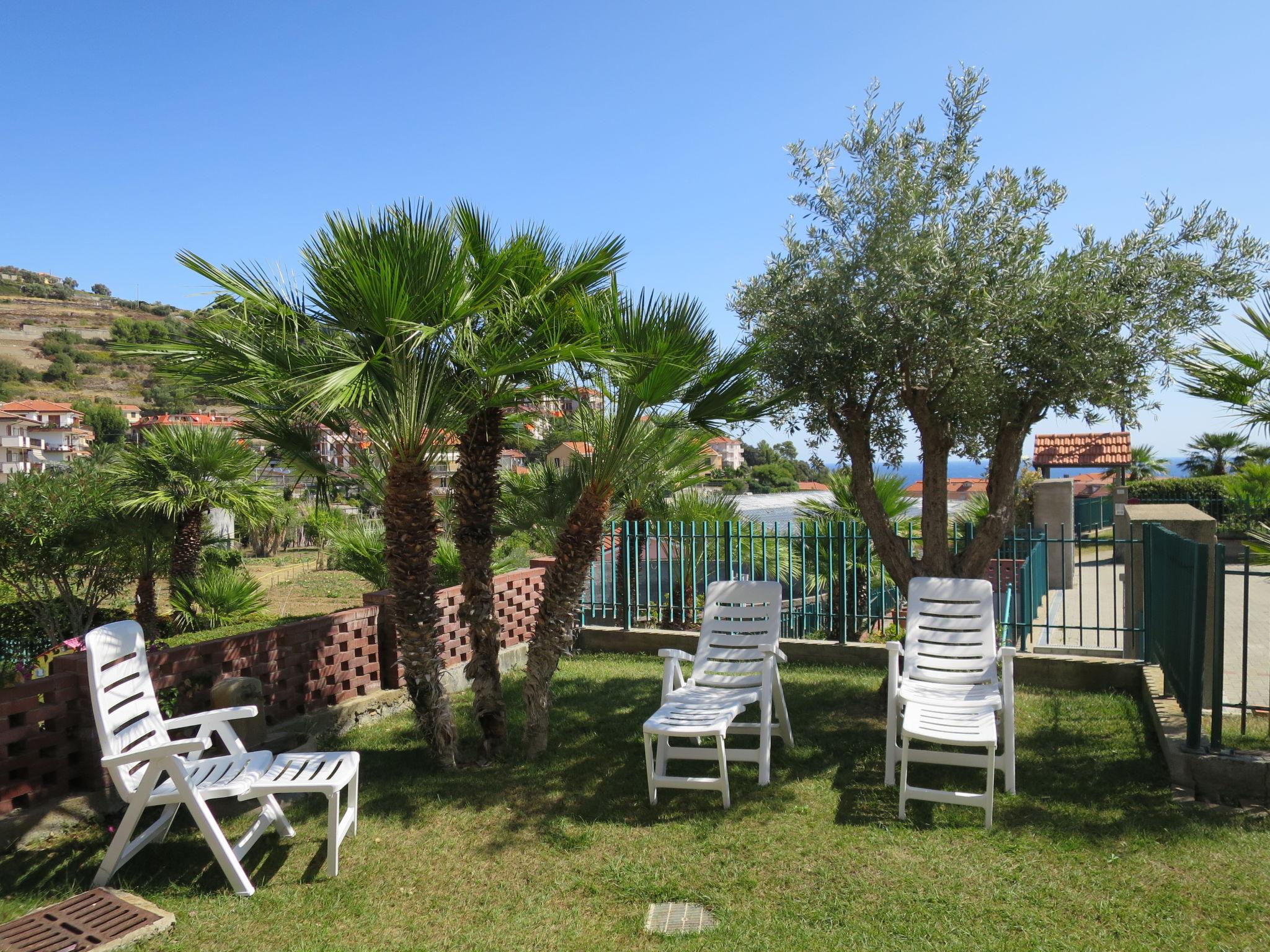 Photo 19 - Appartement de 3 chambres à Cipressa avec piscine et vues à la mer