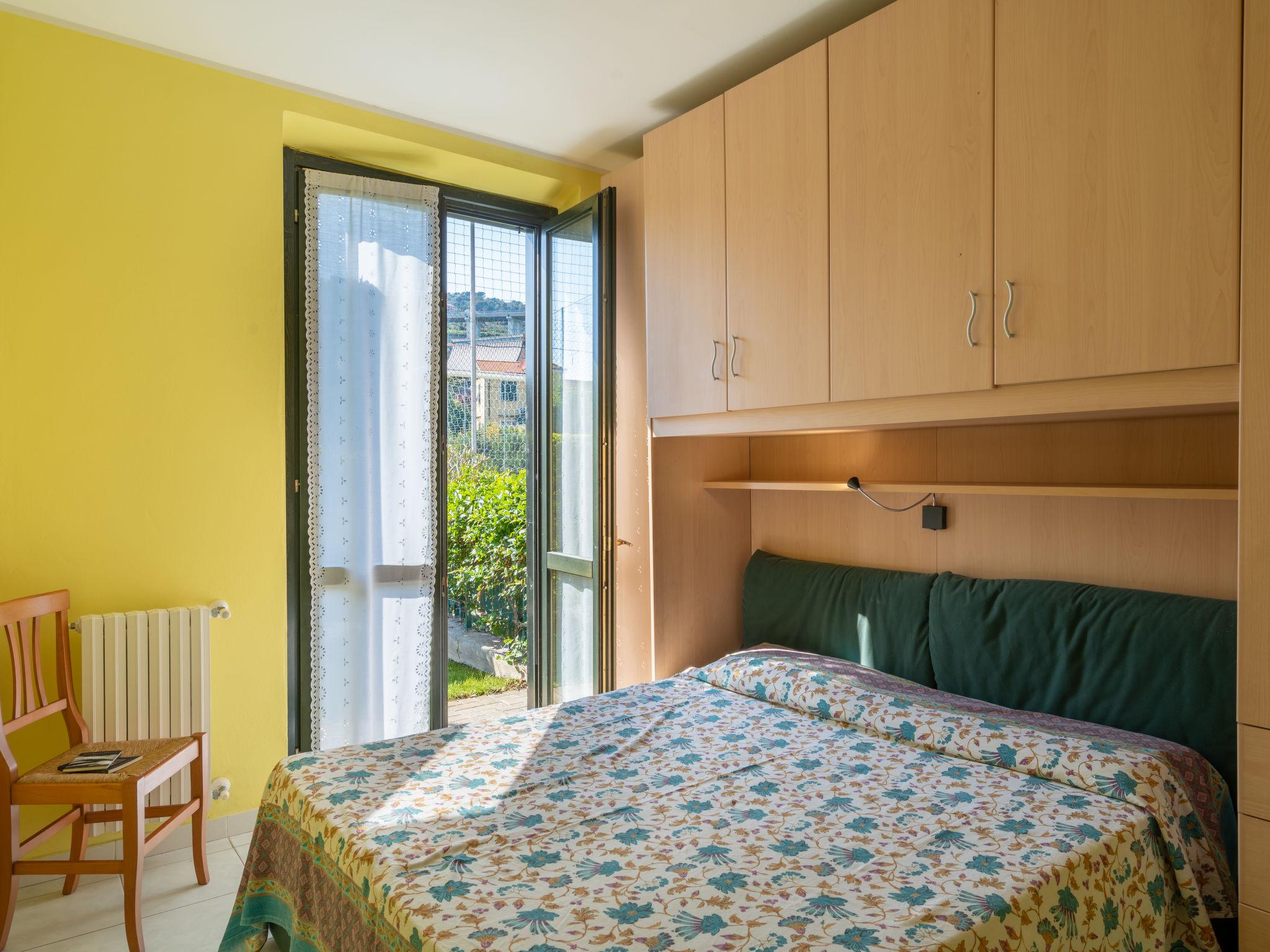 Foto 5 - Appartamento con 3 camere da letto a Cipressa con piscina e vista mare