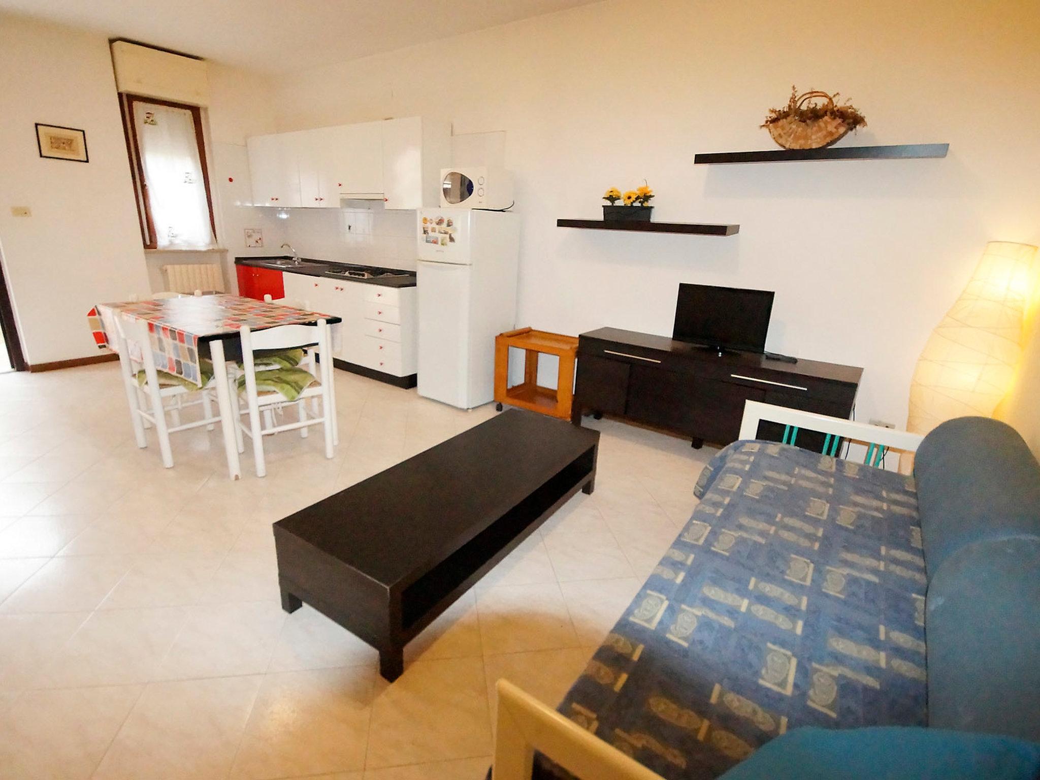 Photo 3 - 2 bedroom Apartment in San Benedetto del Tronto with sea view