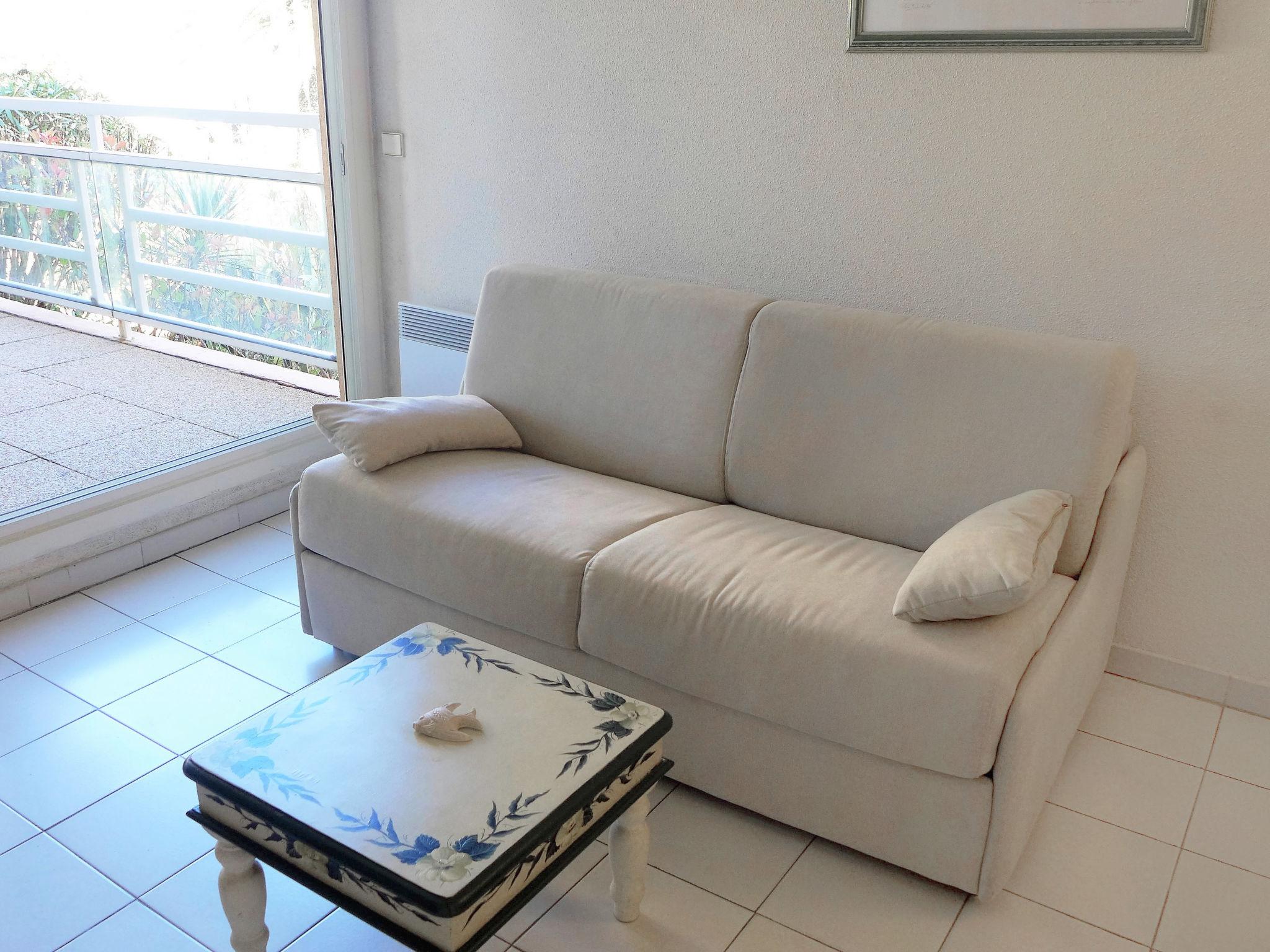 Photo 8 - 1 bedroom Apartment in Cavalaire-sur-Mer with terrace
