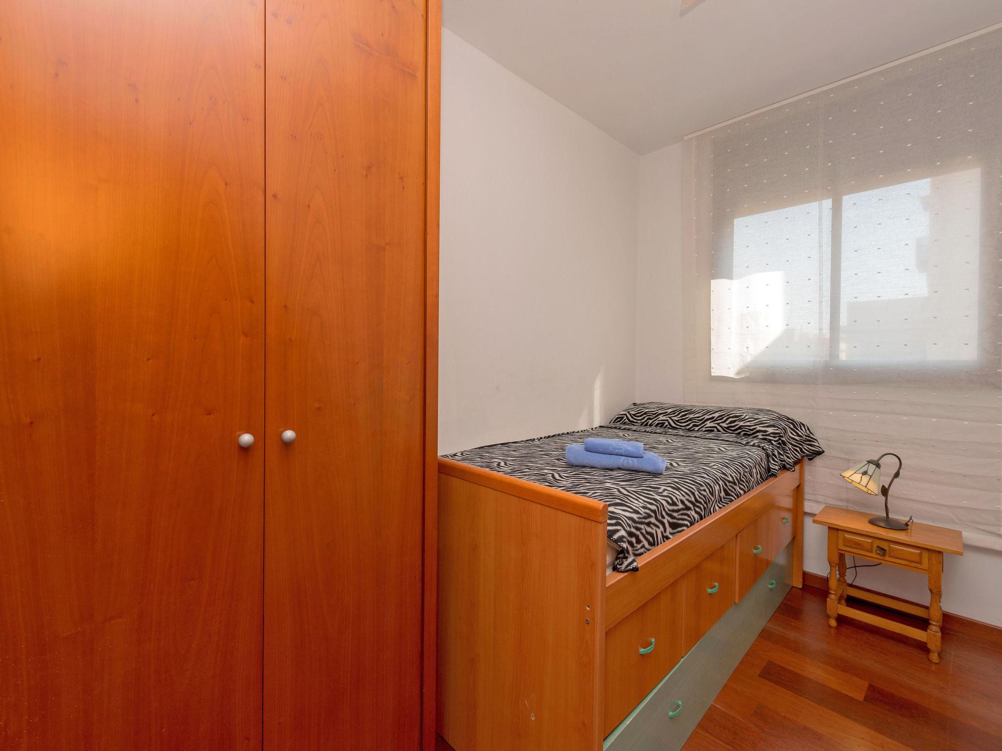 Foto 12 - Appartamento con 3 camere da letto a Barcellona