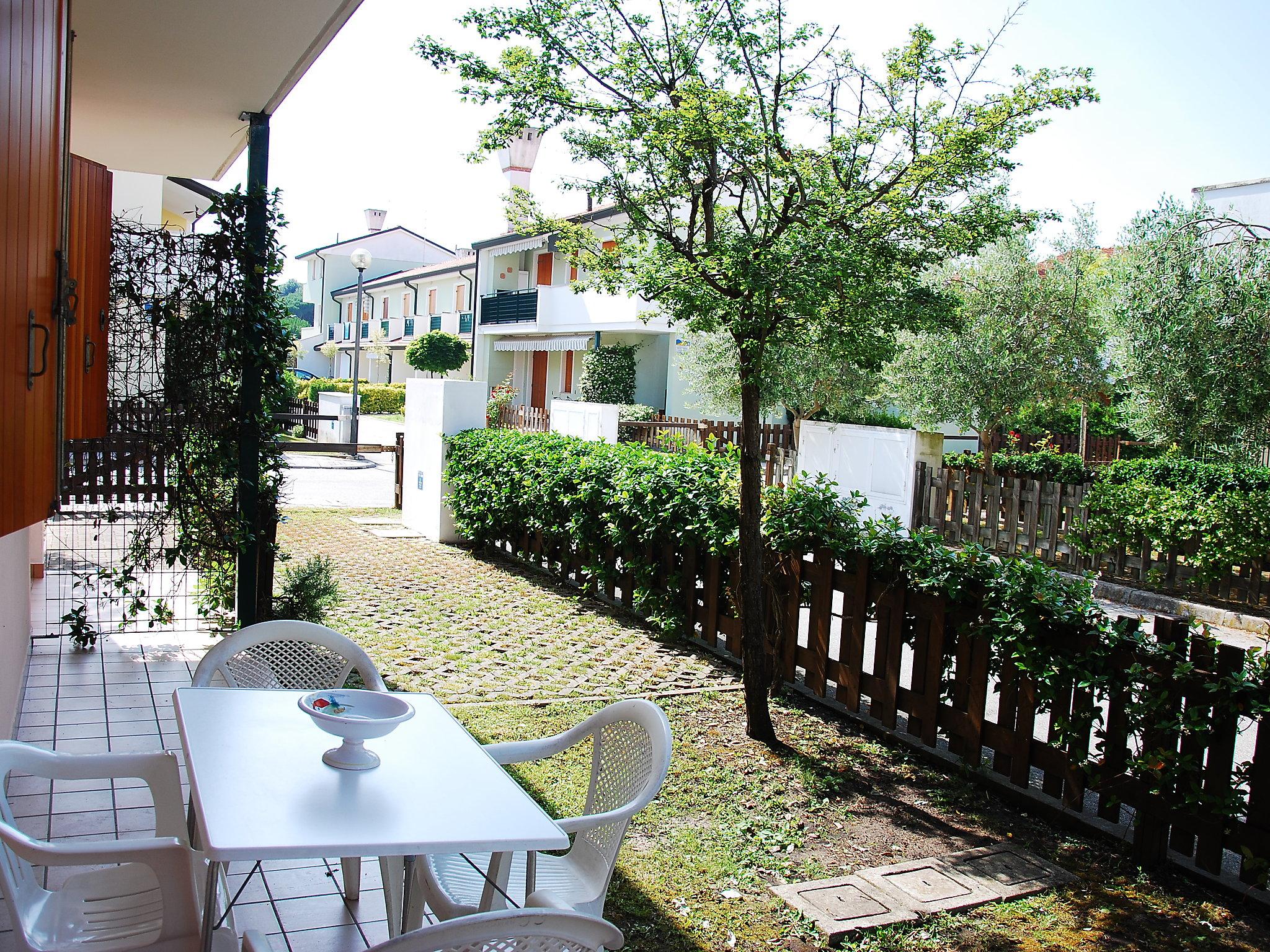 Photo 16 - Appartement de 2 chambres à Rosolina avec piscine et terrasse