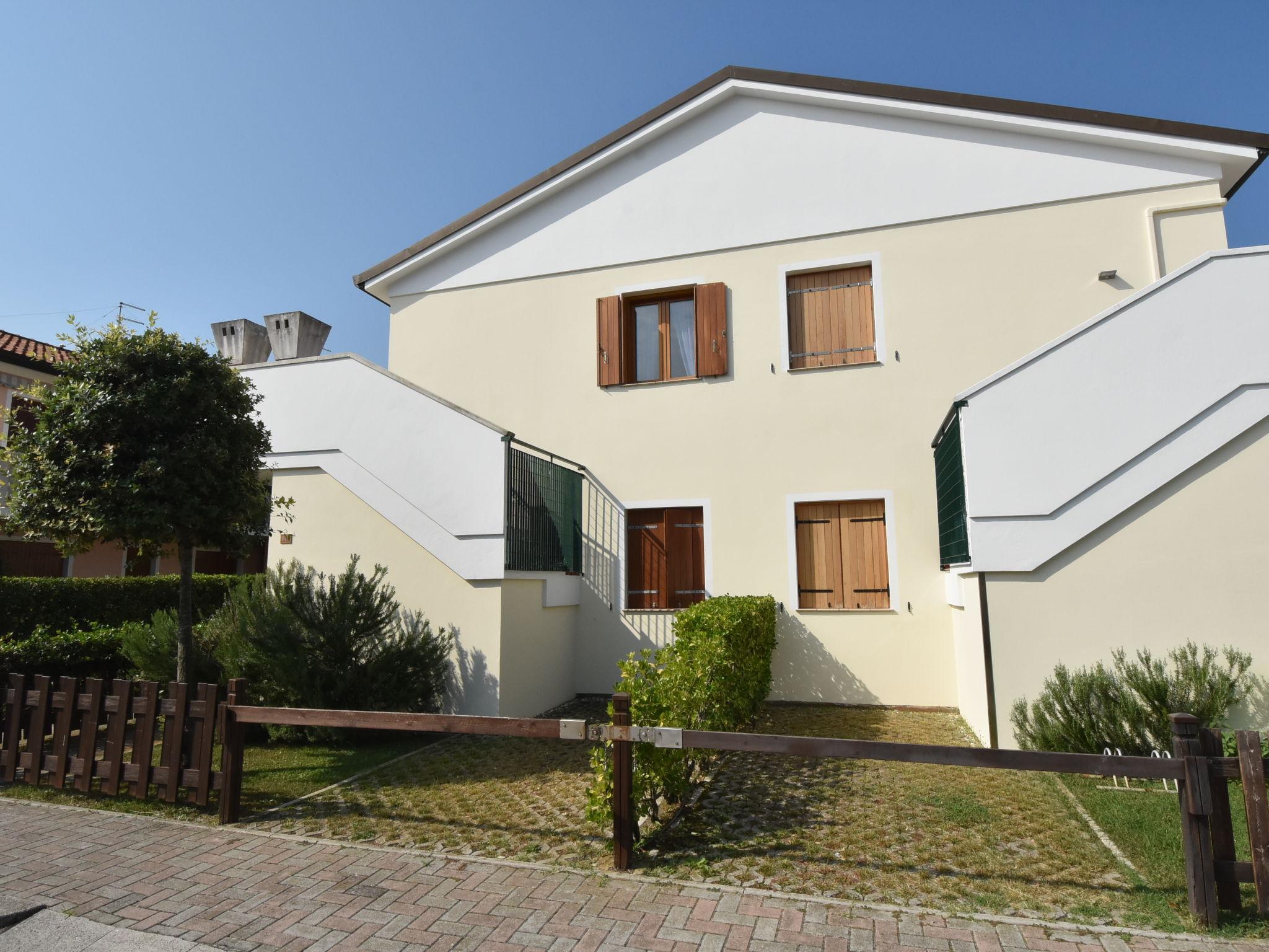 Photo 2 - Appartement de 2 chambres à Rosolina avec piscine et terrasse