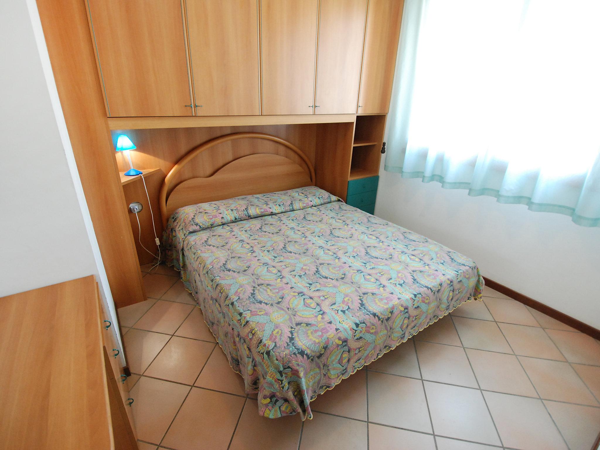 Foto 8 - Appartamento con 2 camere da letto a Rosolina con piscina e vista mare