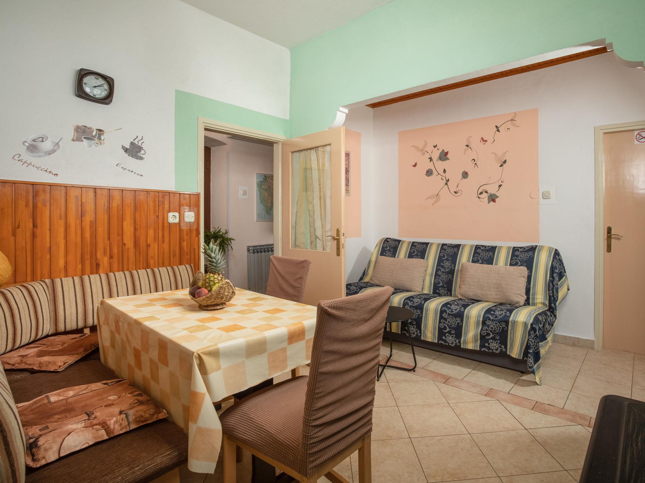 Foto 15 - Casa con 6 camere da letto a Sveta Nedelja con piscina privata e vista mare