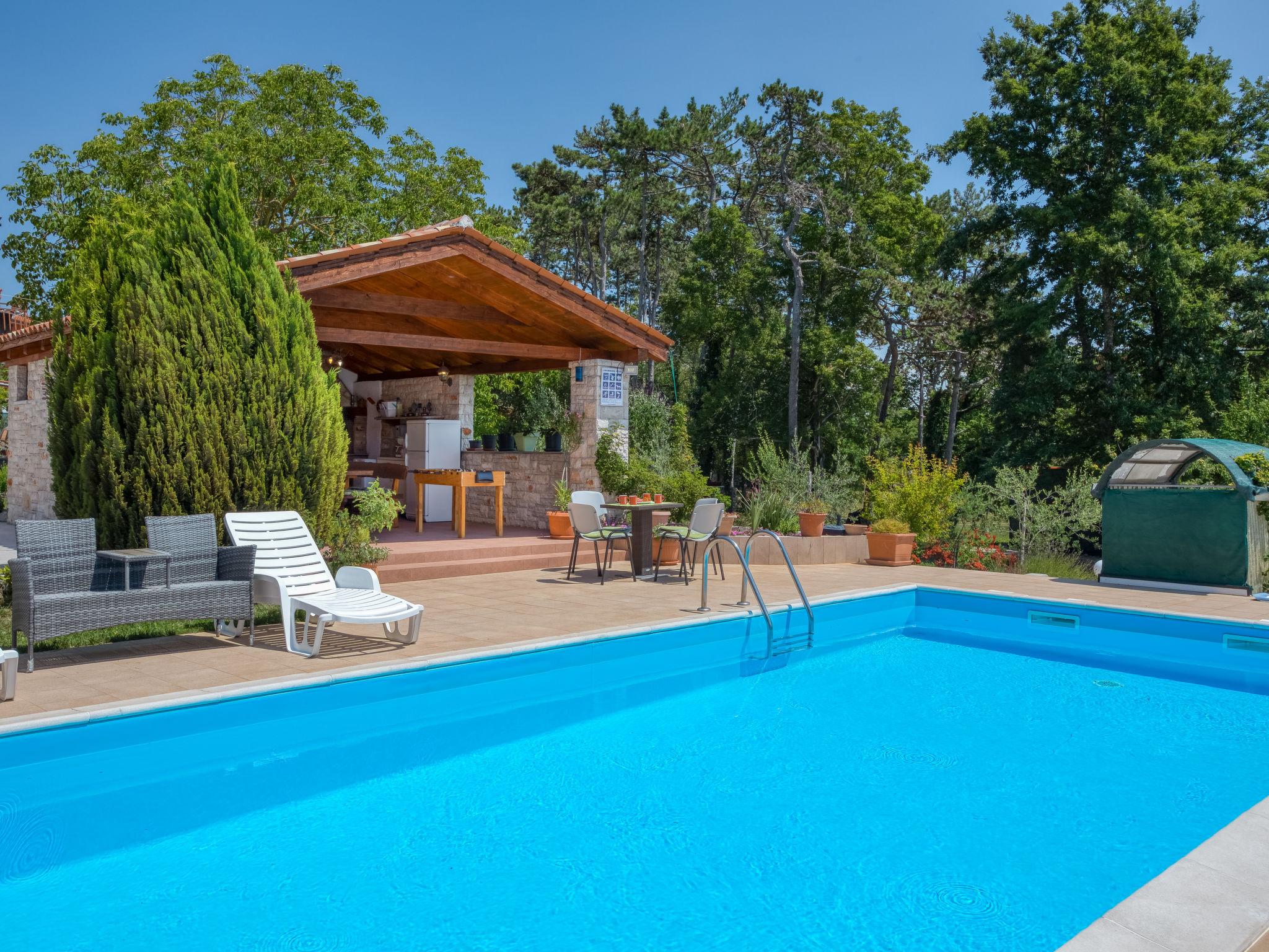 Foto 2 - Casa de 6 habitaciones en Sveta Nedelja con piscina privada y vistas al mar