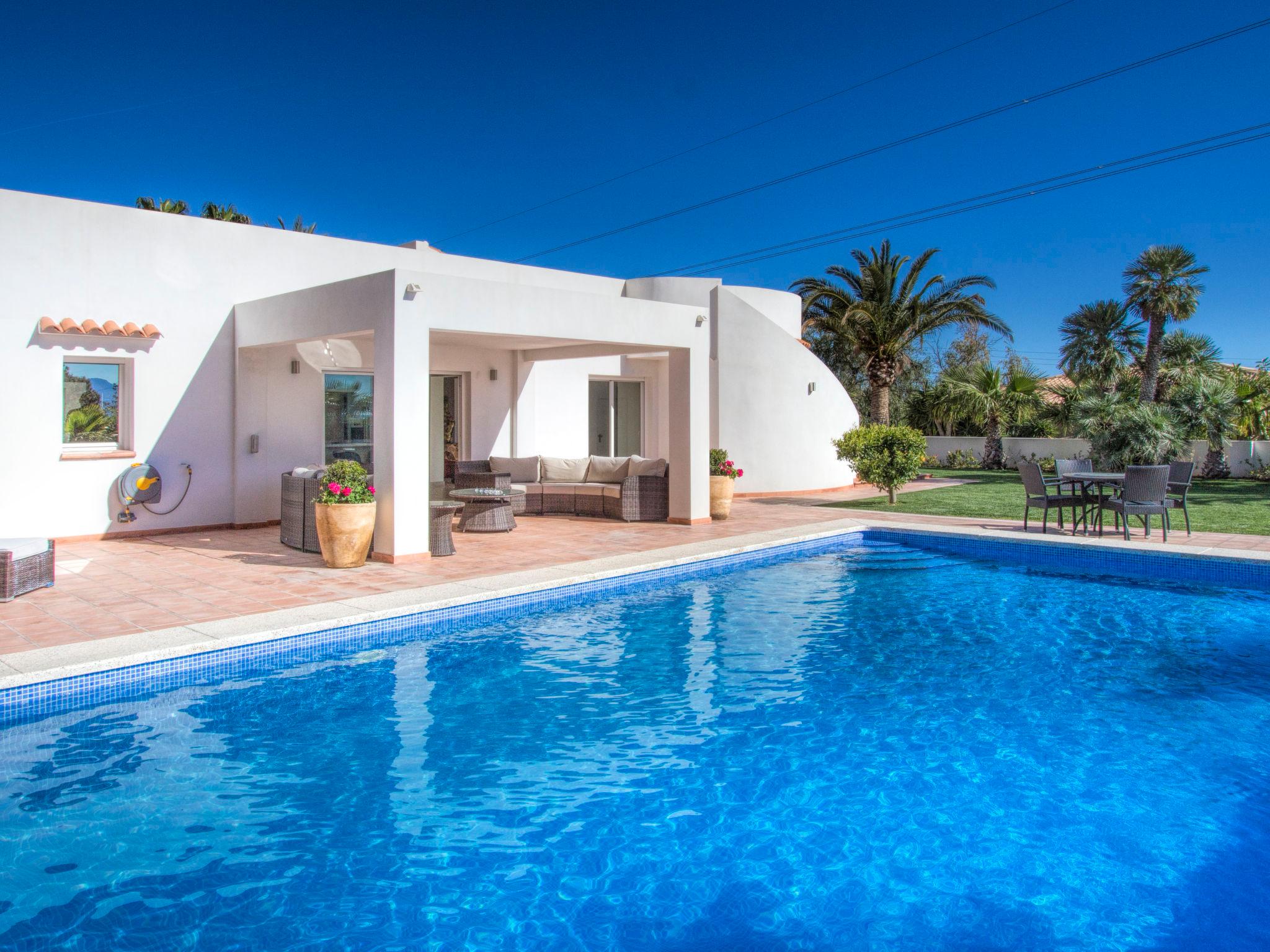 Foto 18 - Casa de 3 quartos em Altea com piscina privada e jardim