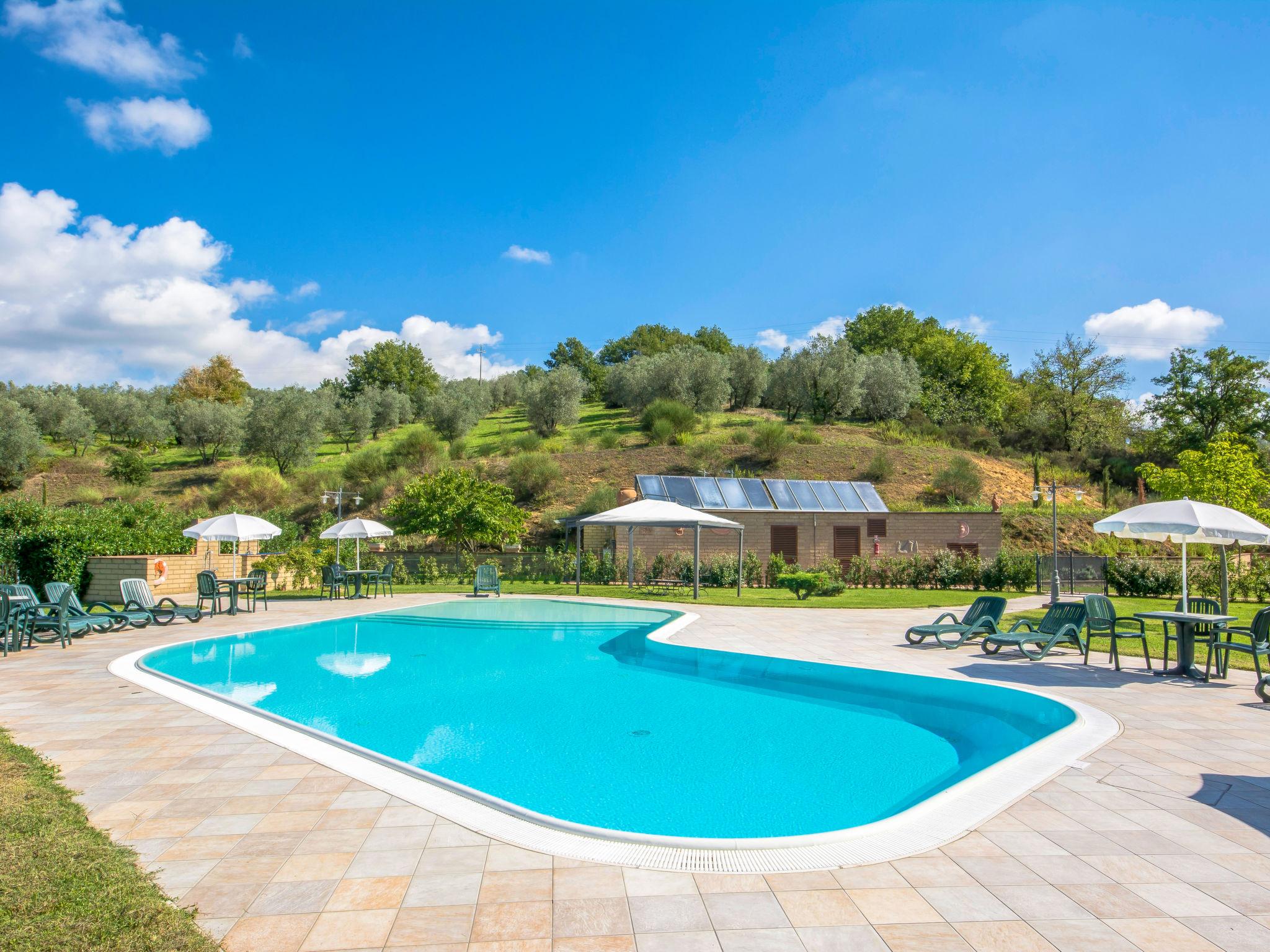 Photo 19 - Appartement de 2 chambres à Capraia e Limite avec piscine et jardin