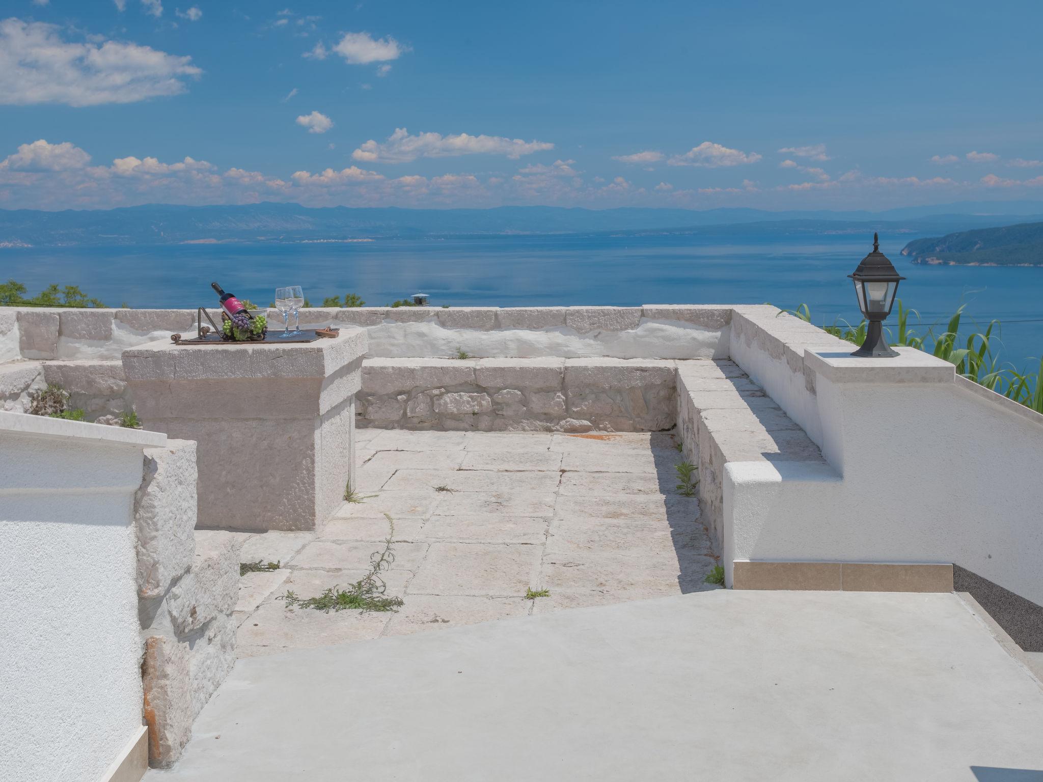 Foto 1 - Haus mit 2 Schlafzimmern in Mošćenička Draga mit terrasse und blick aufs meer